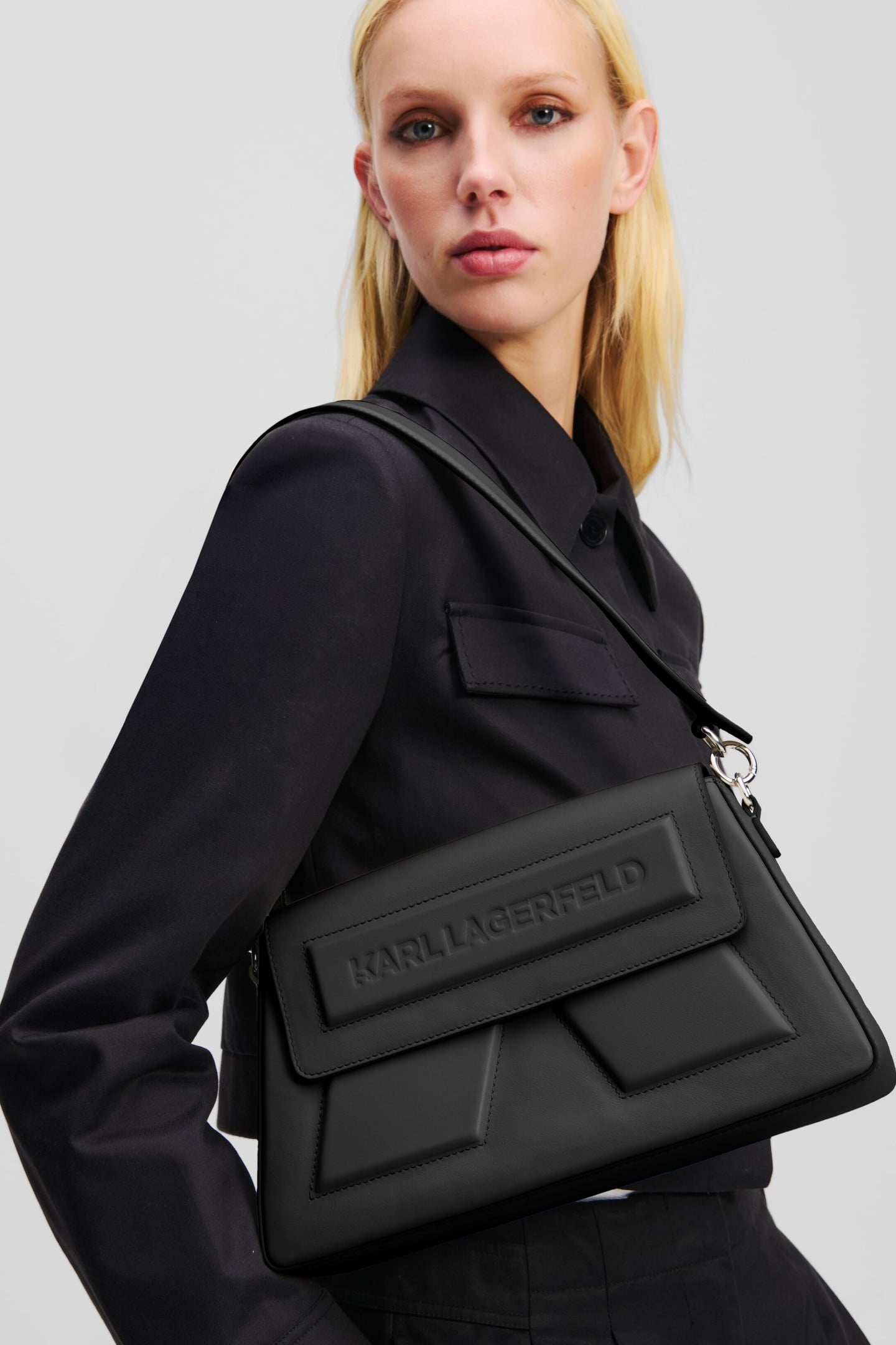 IKON/K SOFT SHOULDER BAG BLACK 1