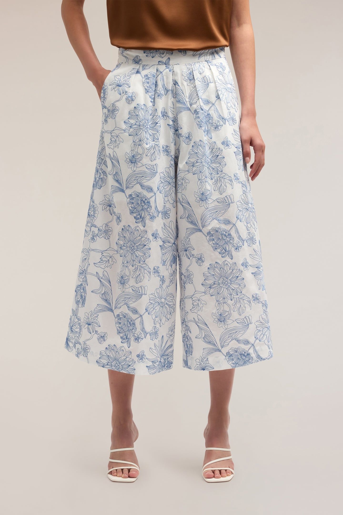 CROPPED COTTON TROUSERS WITH FLORAL EMBROIDERY LIGHT BLUE 1