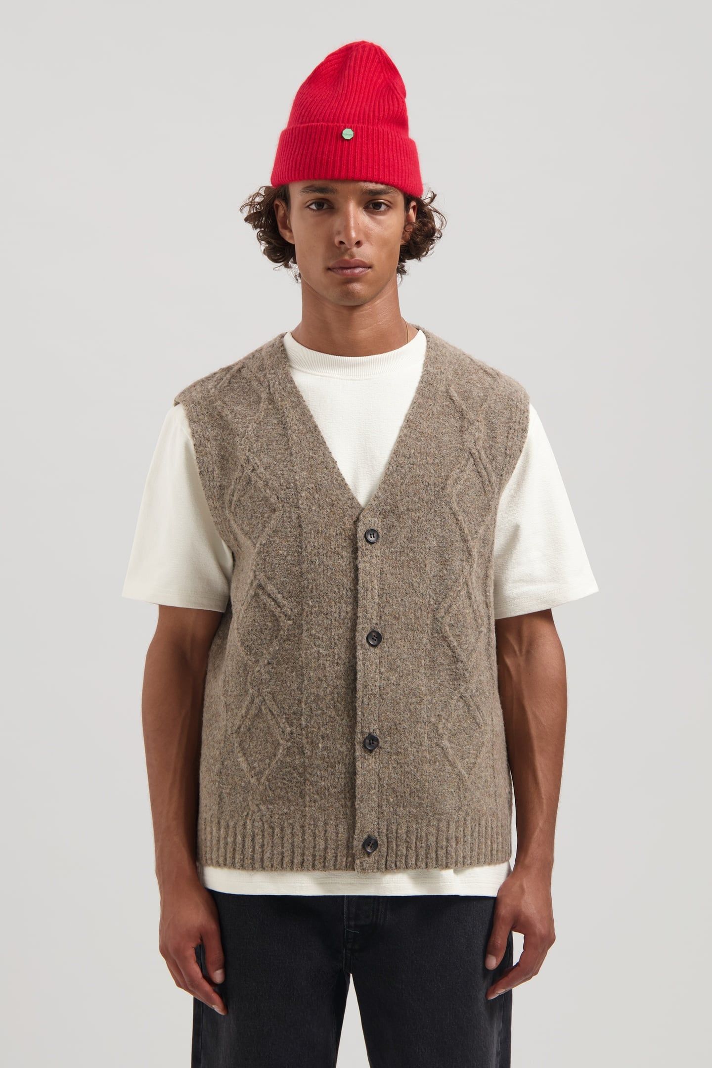 DS_HUGIN SLEEVELESS VEST DK. BROWN 1