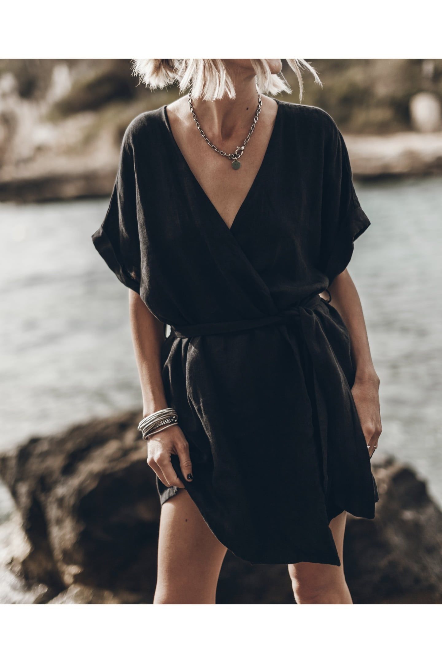 THE BLACK LINEN KIMONO DRESS 1