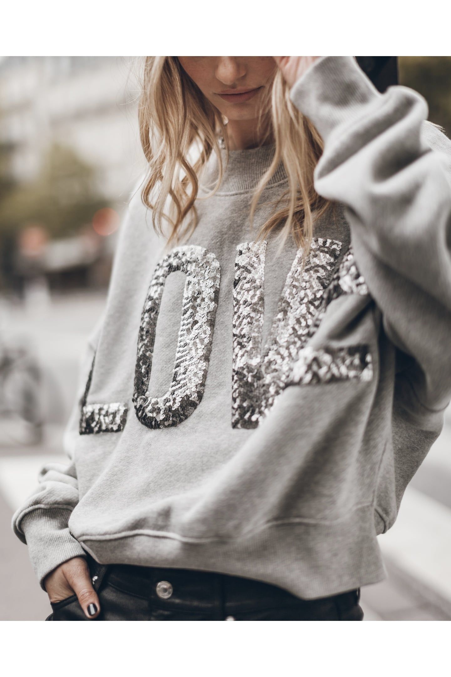THE GREY LOVE SWEATER 2