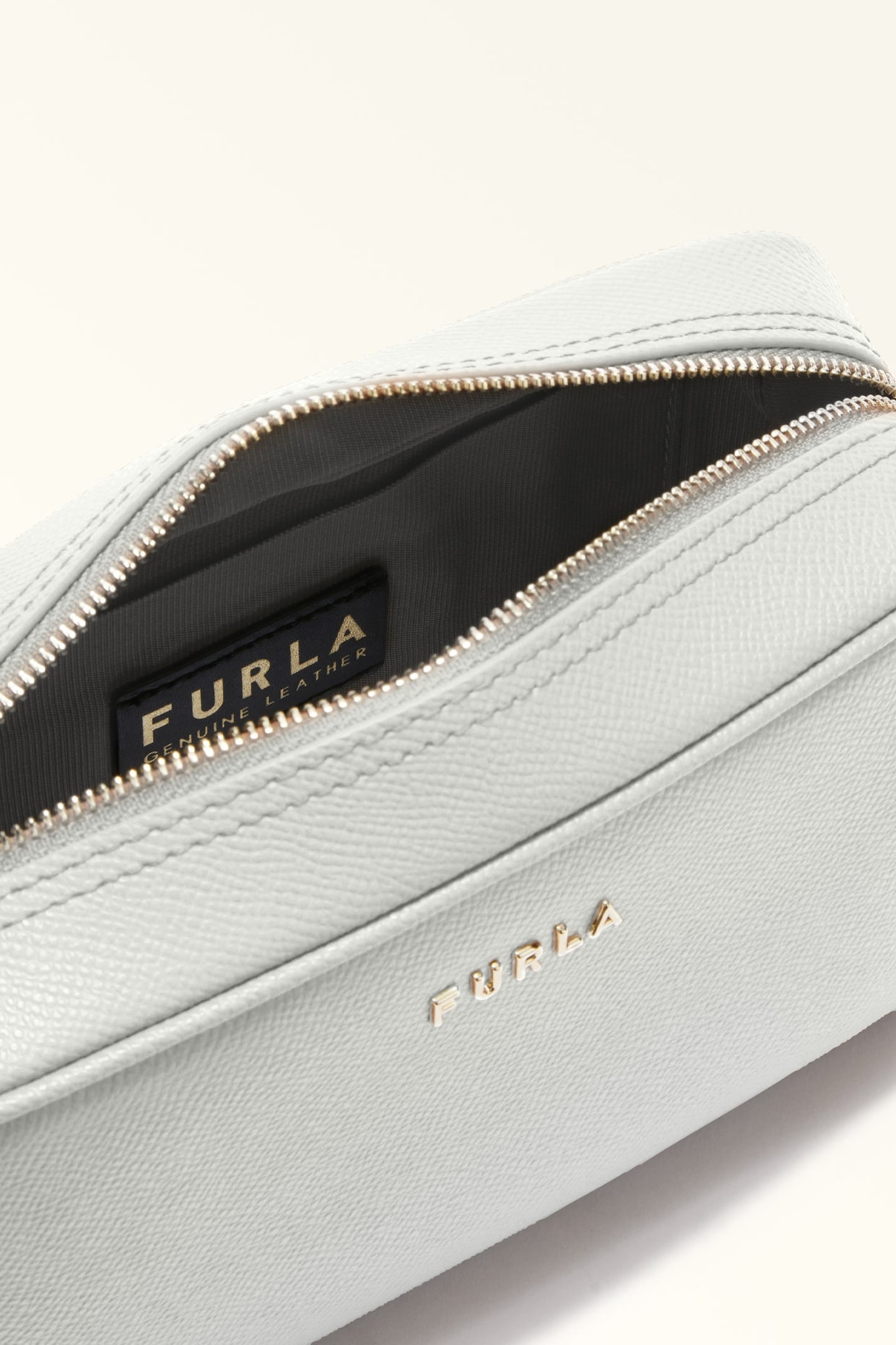 CLASSIC XL CROSSBODY POUCH PERLA +NERO 3