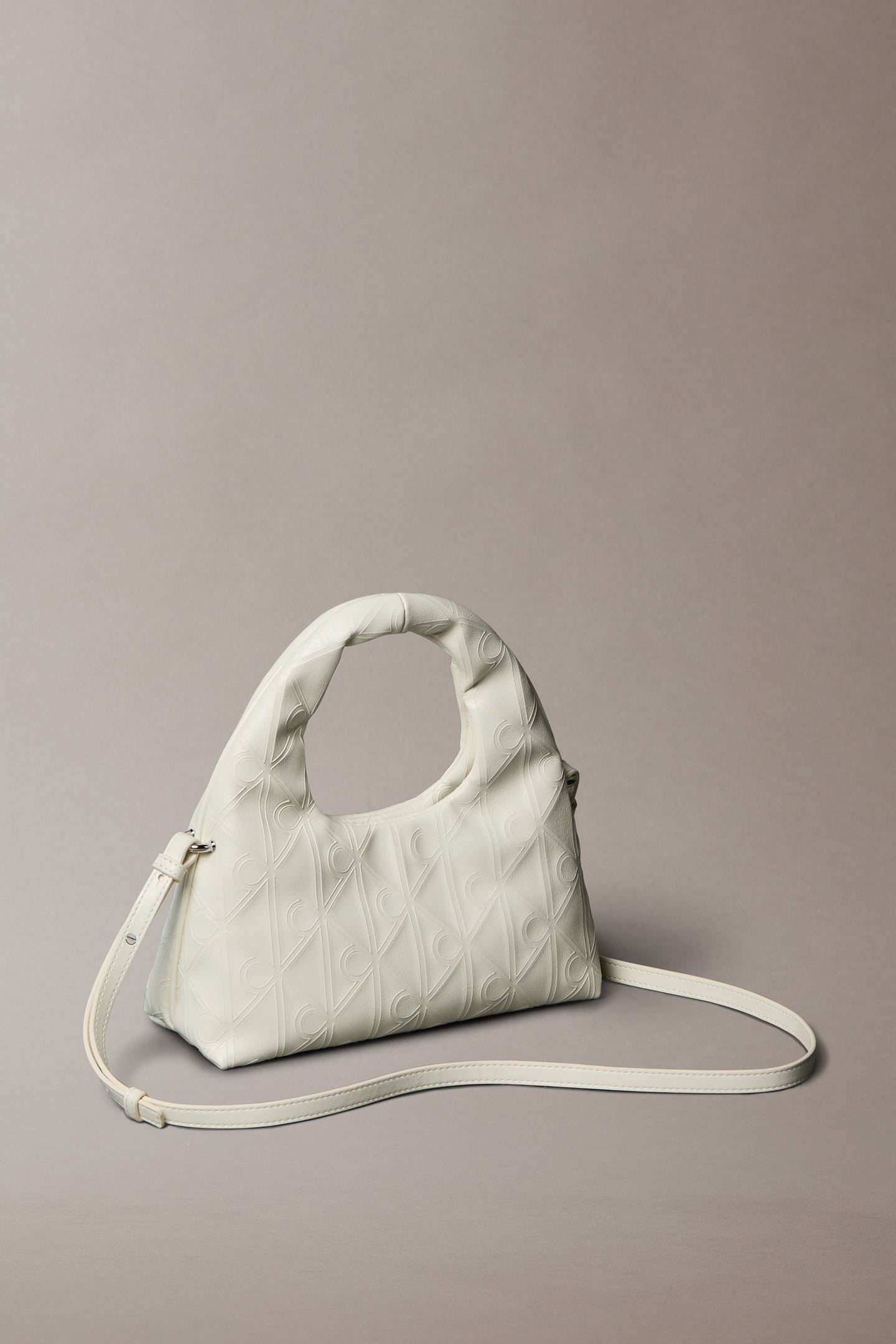 EMBLEM PUFFER CROSSOVER BAG LILY WHITE 3
