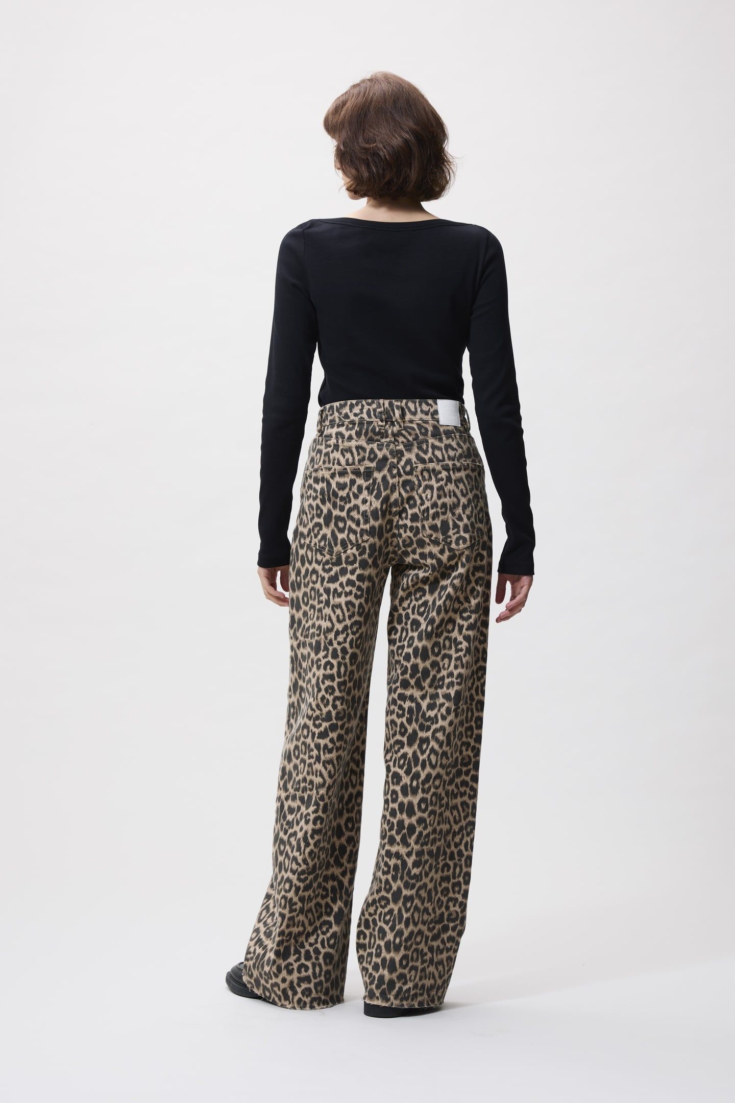 LOOSE FIT LEOPARD JEANS GREY MORN 3