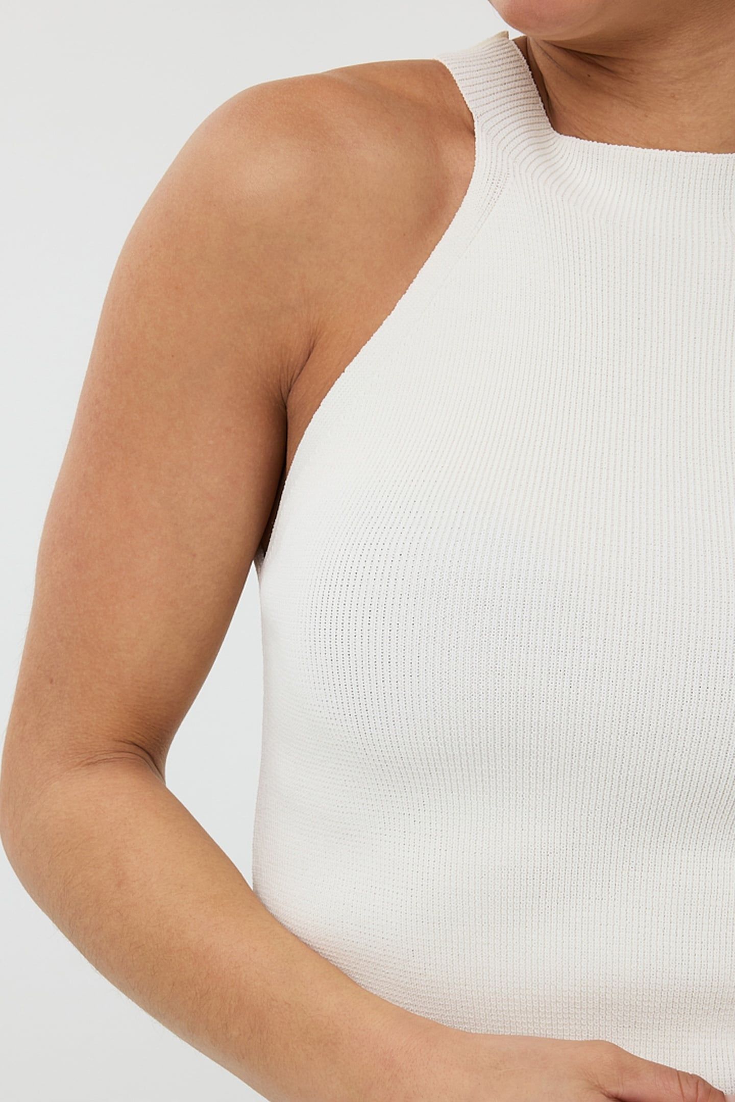 CAMISOLE R-NECK HALTER OFF WHITE 7