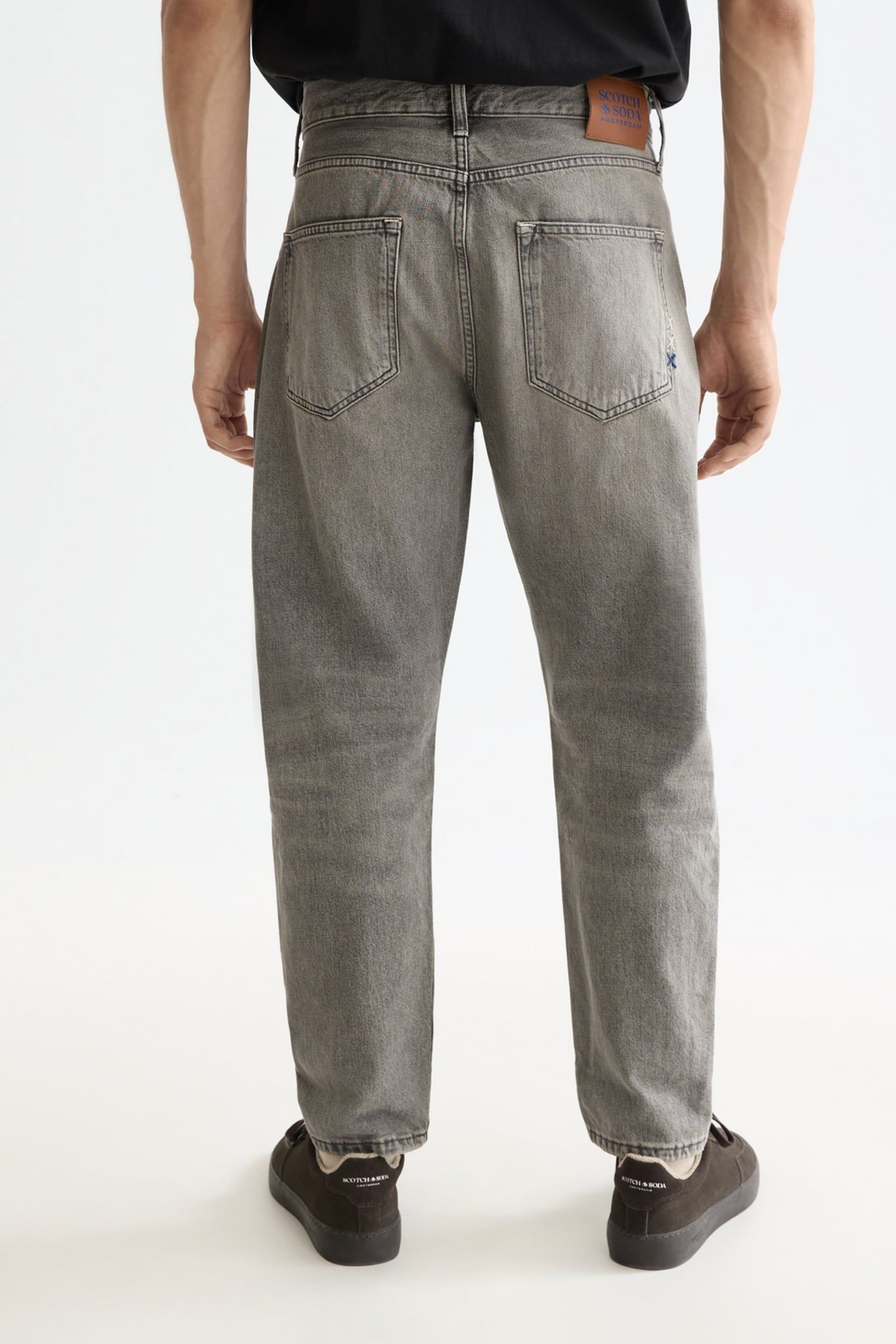 DEAN LOOSE TAPERED JEANS — GREY ROAD 3