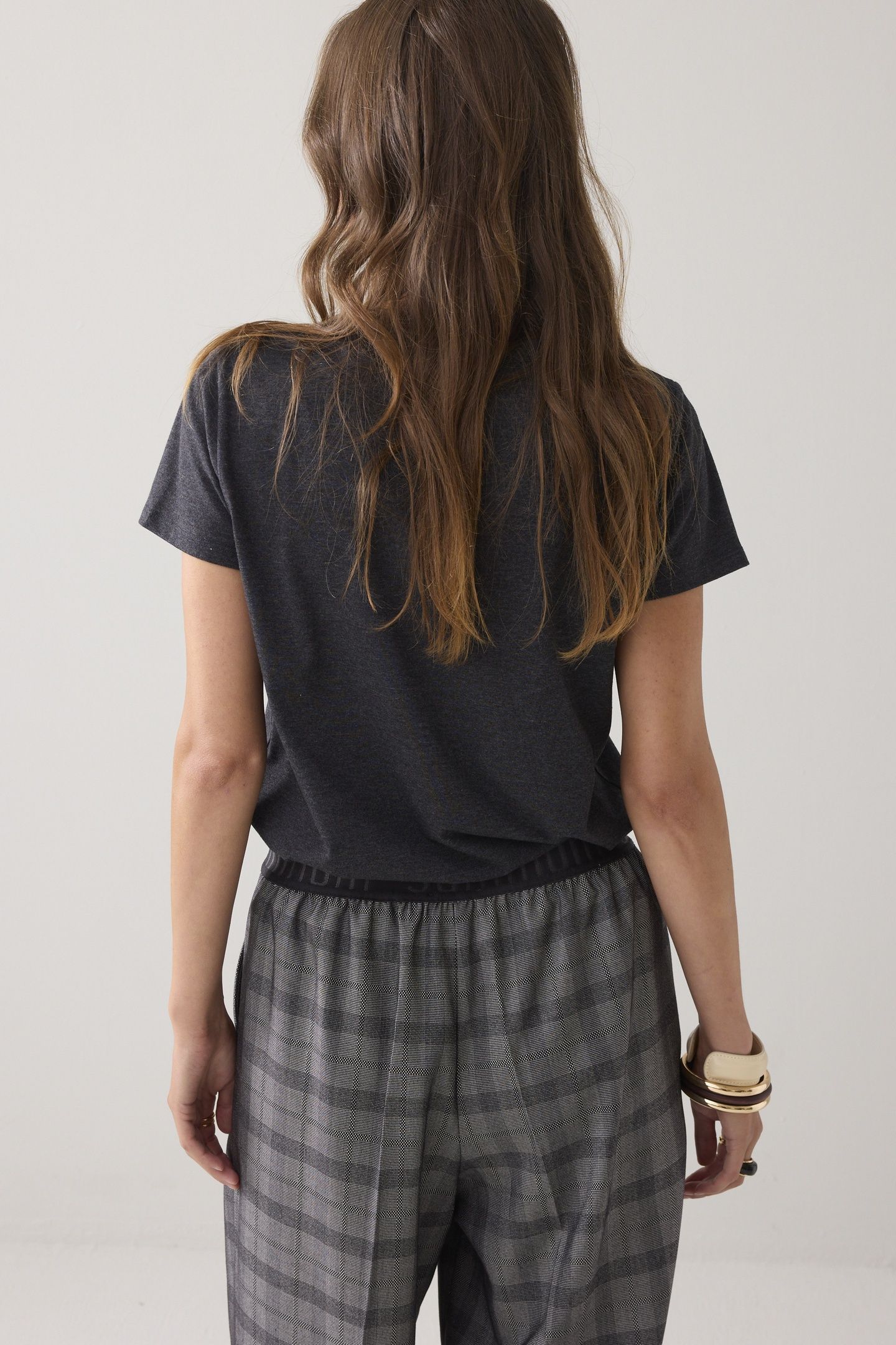 T-SHIRT MET NECKLACE DETAIL ANTHRACITE 3