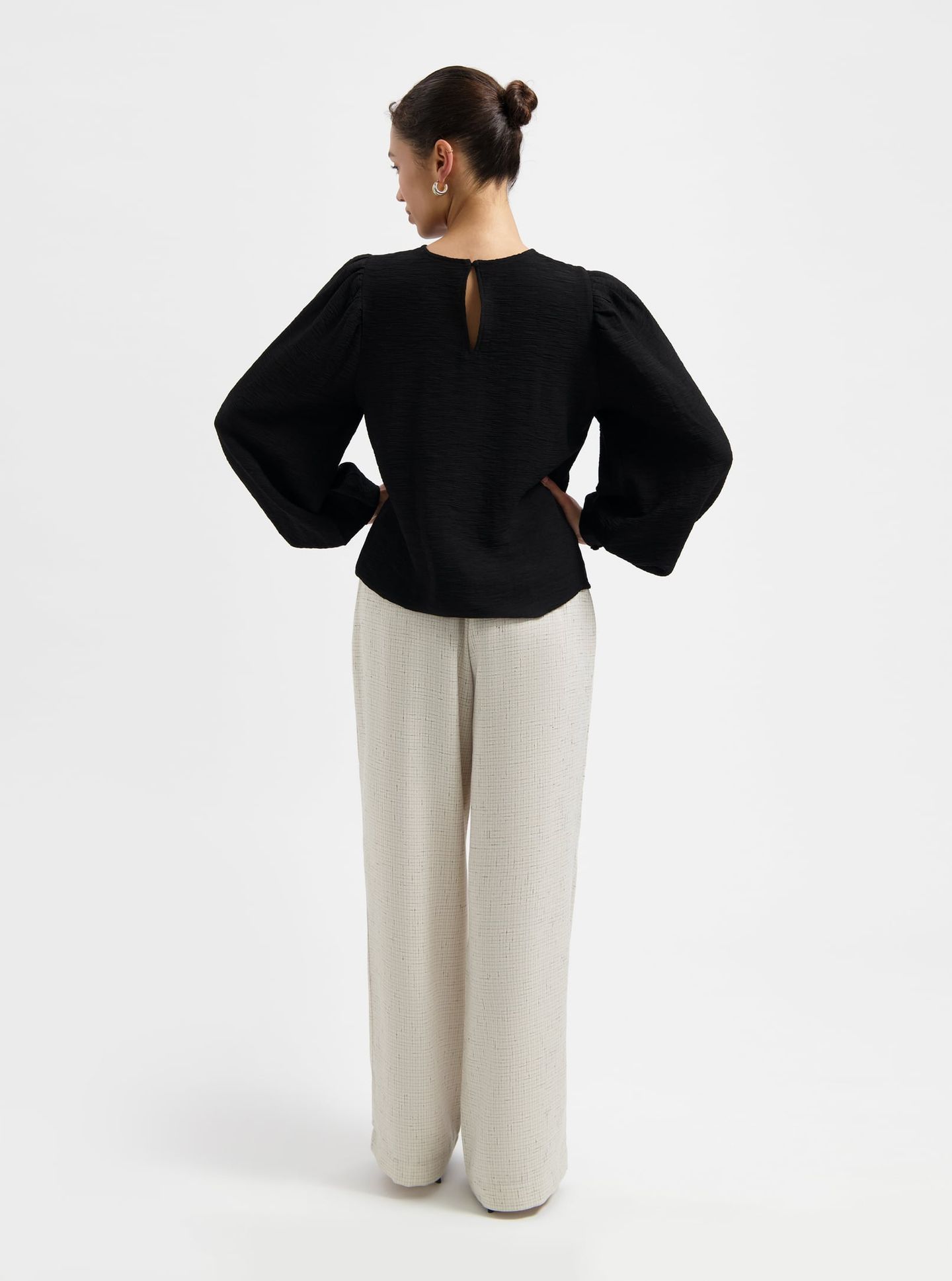 NOUS SOMMES LABELS – LYDIE BLOUSE BLACK 3