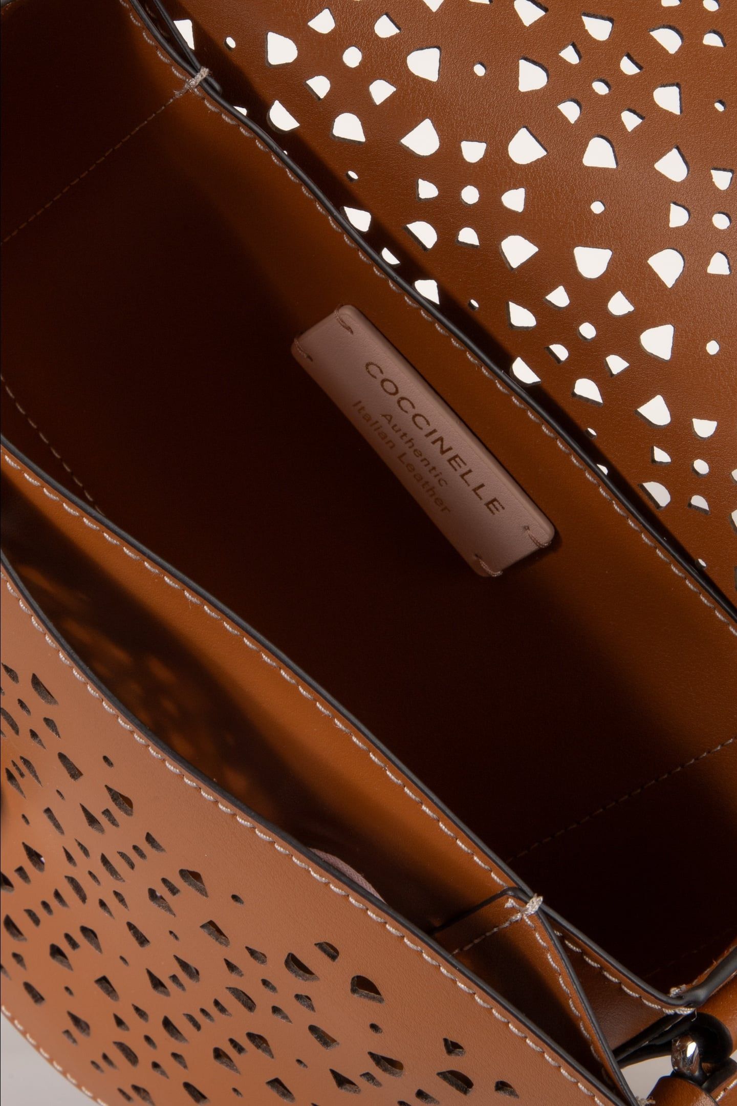 COCCINELLEDEW COW.PERF. CUIR 5