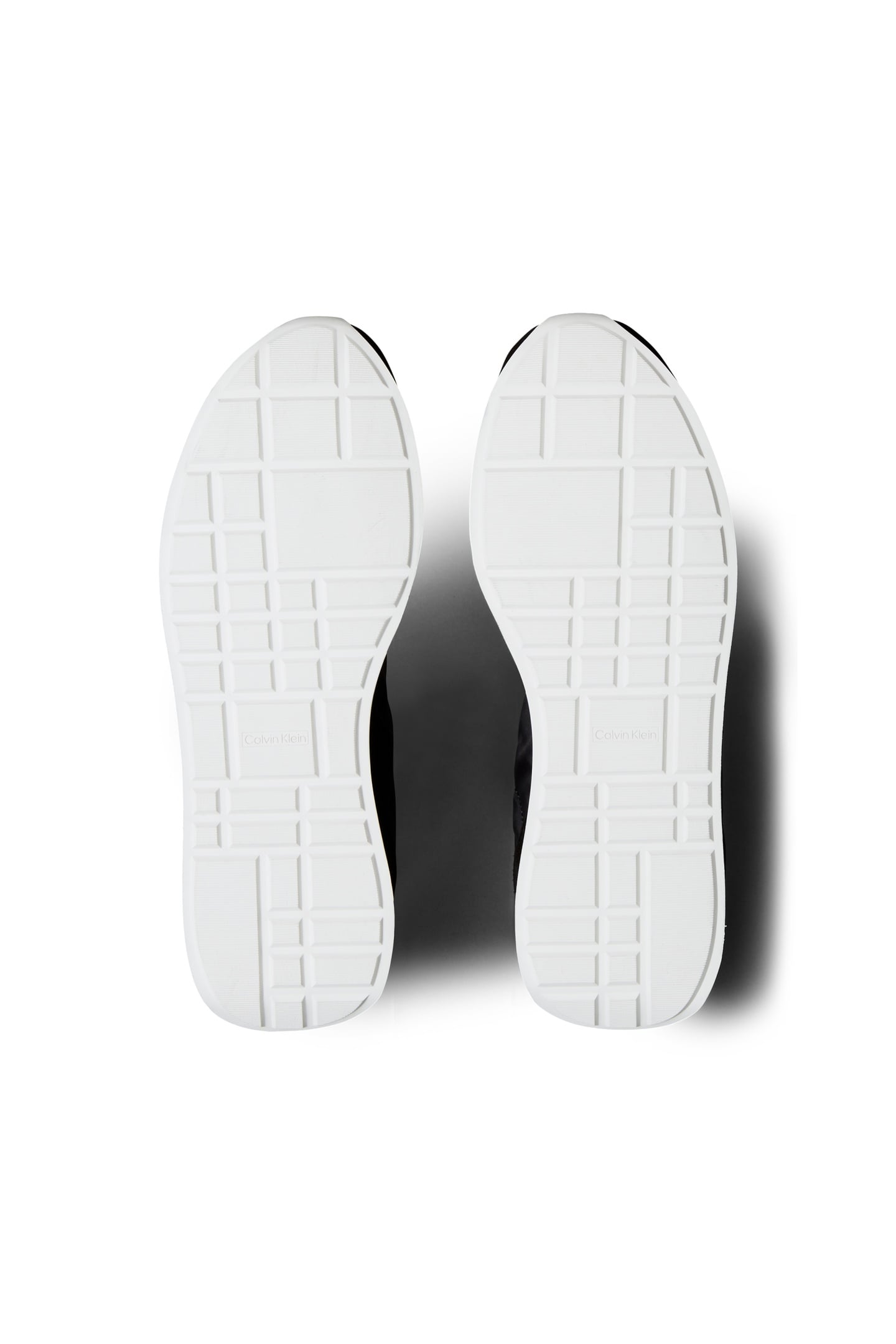 RETRO RUNNER ESSENTIAL MIX BLACK/STORMFRONT/VAPOROUS WHITE 5