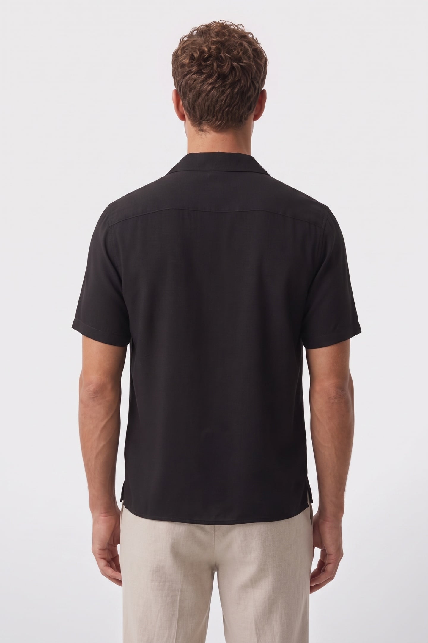 SHORT-SLEEVED SHIRT BLACK 2