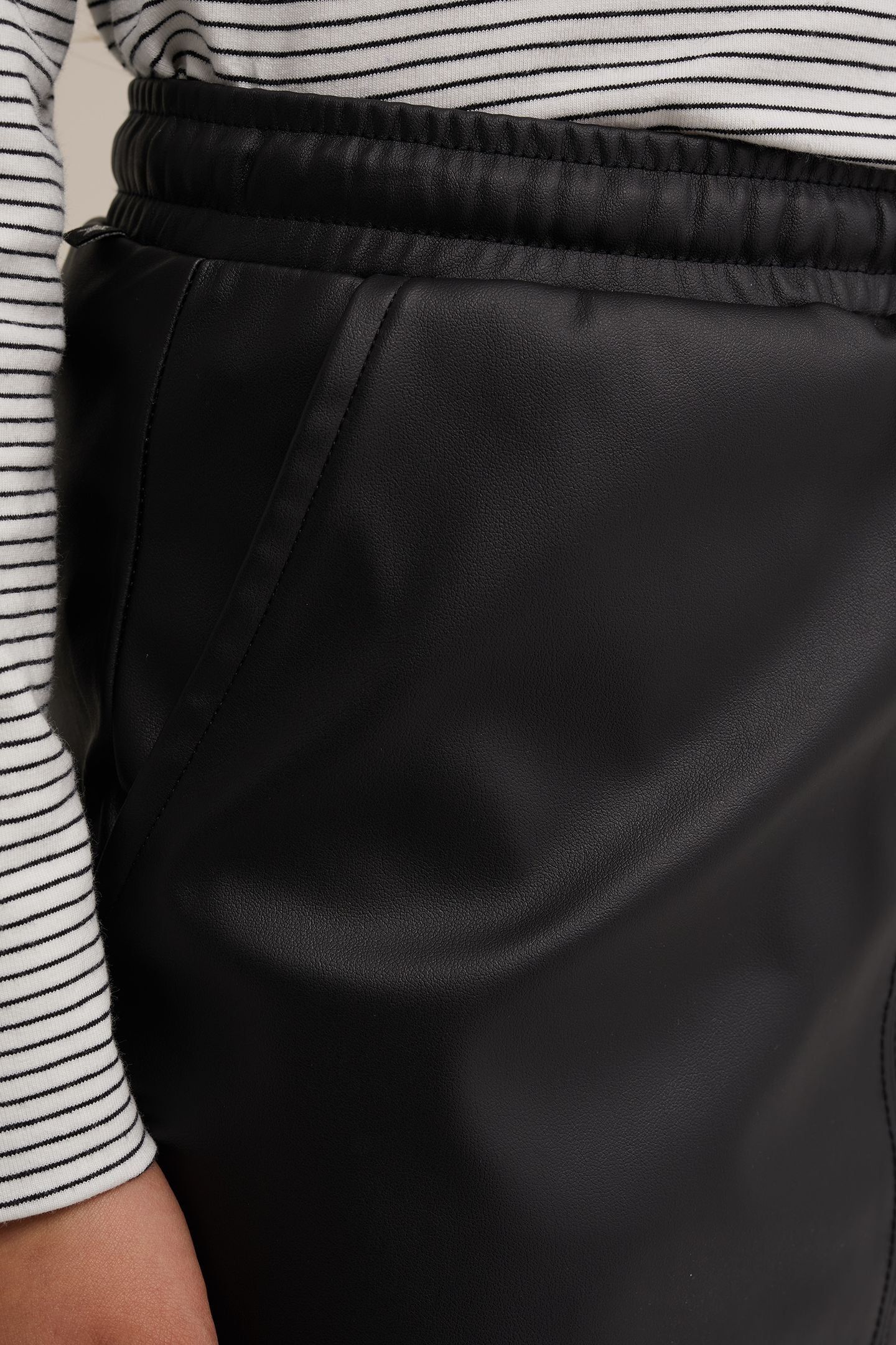 SKIRT MINI LENGTH BLACK 5