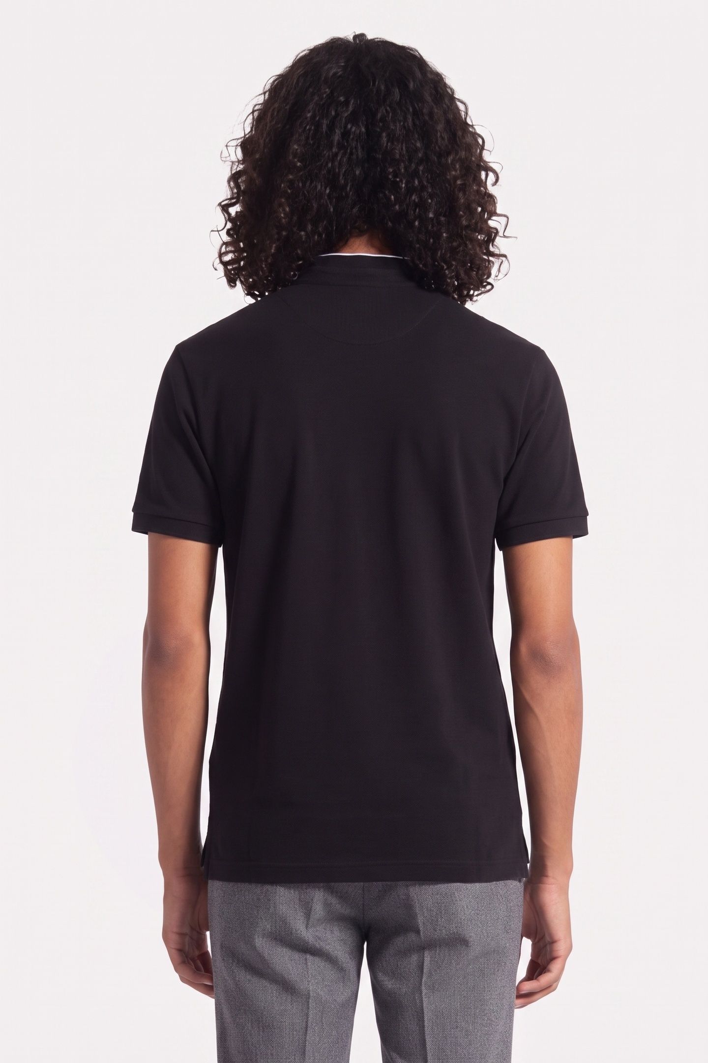 SHORT-SLEEVED POLO SHIRT W EMBROIDERED CREST BLACK/WHITE 2