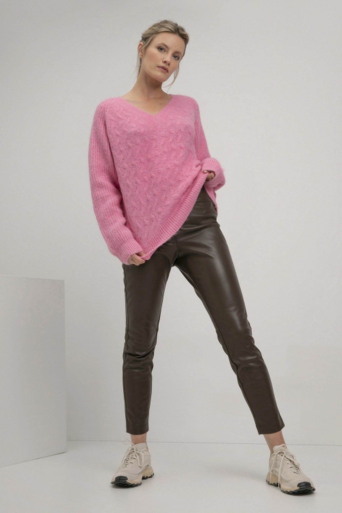 SABINE SWEATER BUBBLEGUM 2