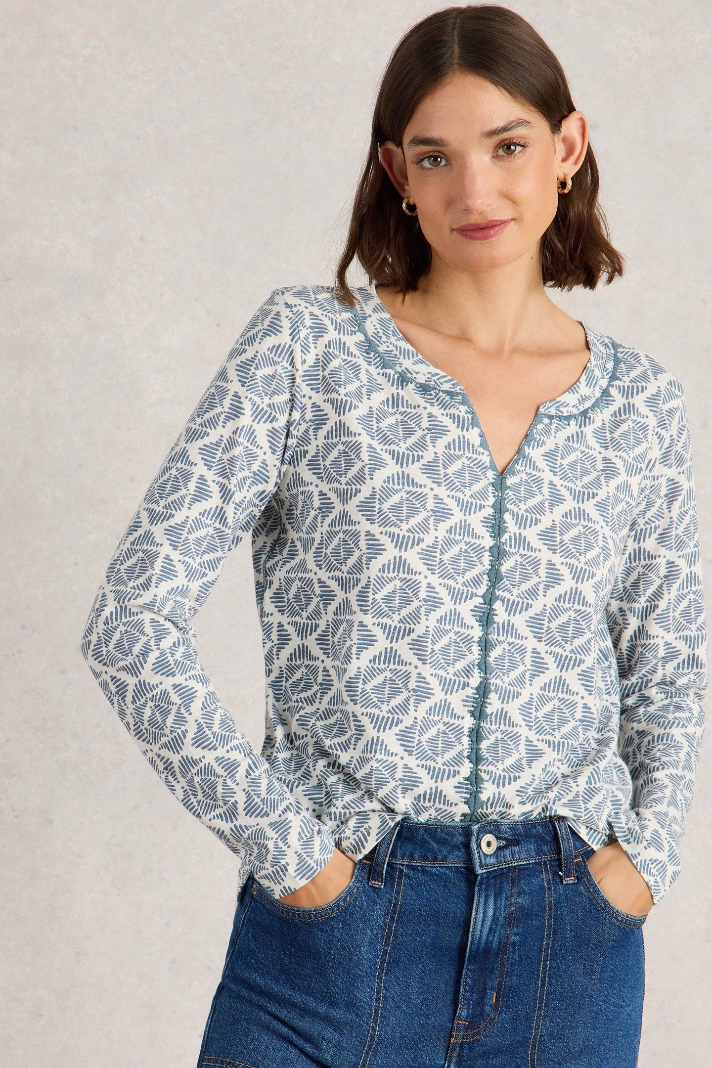 NELLY EMBROIDERED LS TEE BLUE PRINT 1