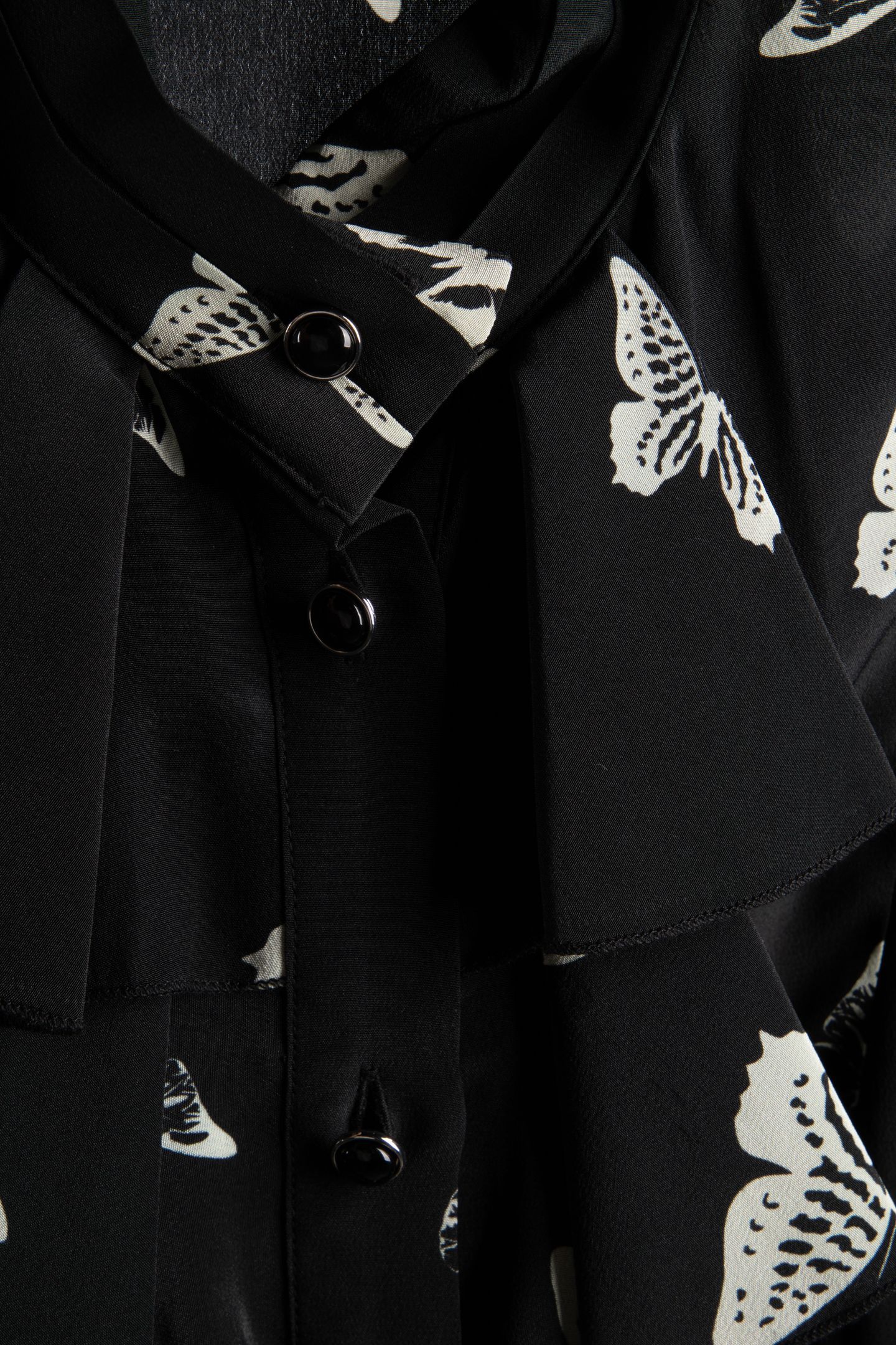 BUTTERLFY PRINT LONG-SLEEVED SHIRT BLACK WHITE 4