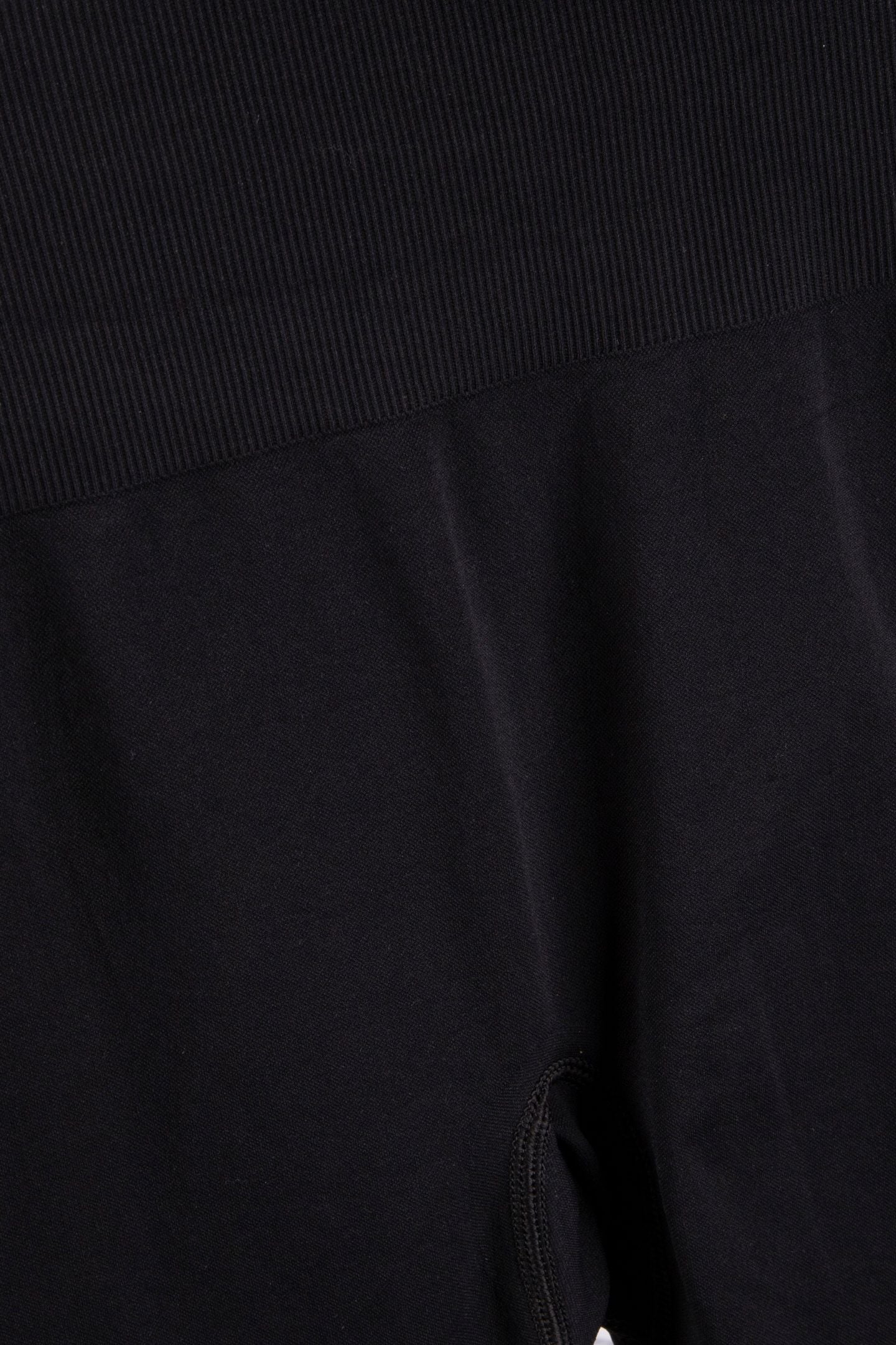 NELLA SEAMLESS SHORTS BLACK 4