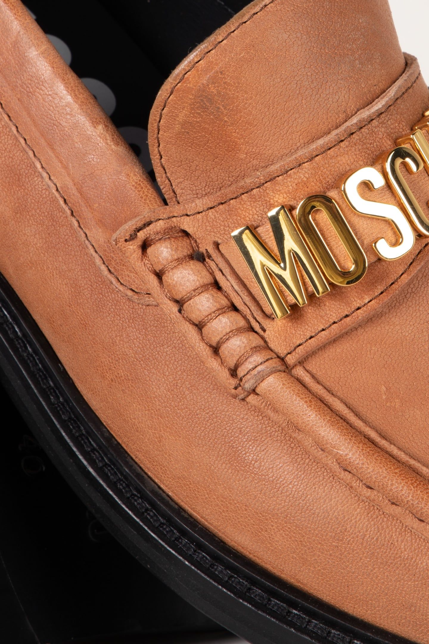 MOSCHINO LOGO-PLAQUE SUEDE LOAFERS BEIGE 4