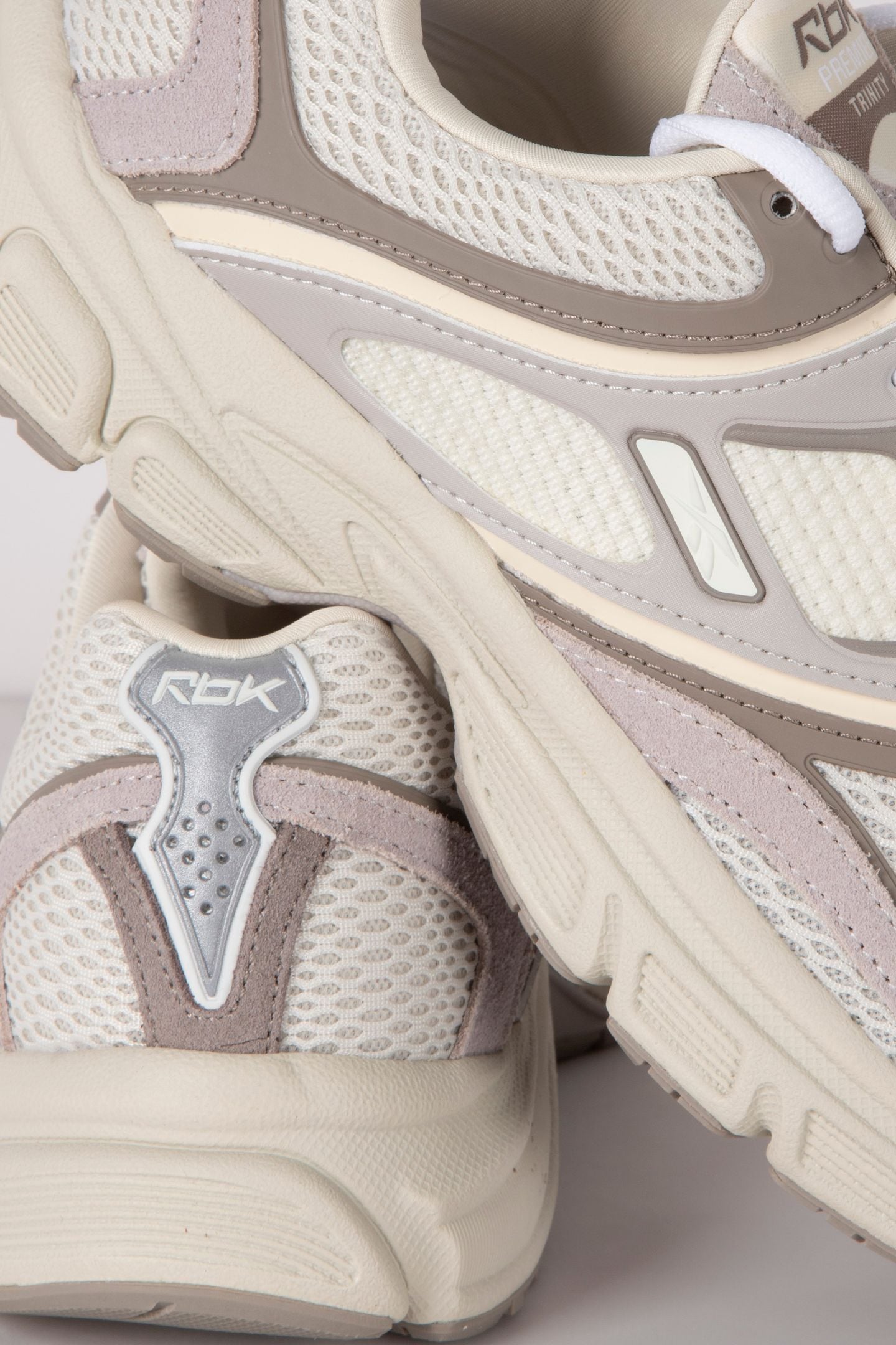 UNISEX RBK PREMIER TRINITY VINTAGE CHALK/HAZY GREY/ALABASTER 4