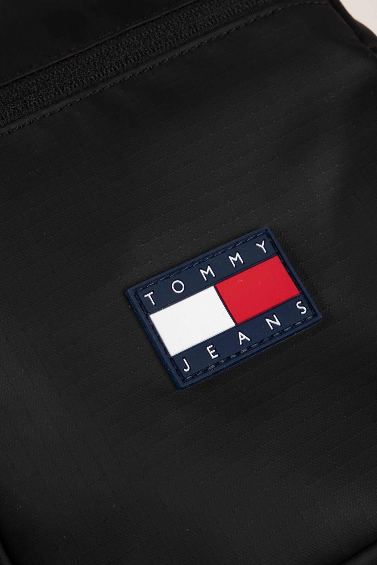 DAILY TECH REPORTER CROSSOVER BAG BLACK 4