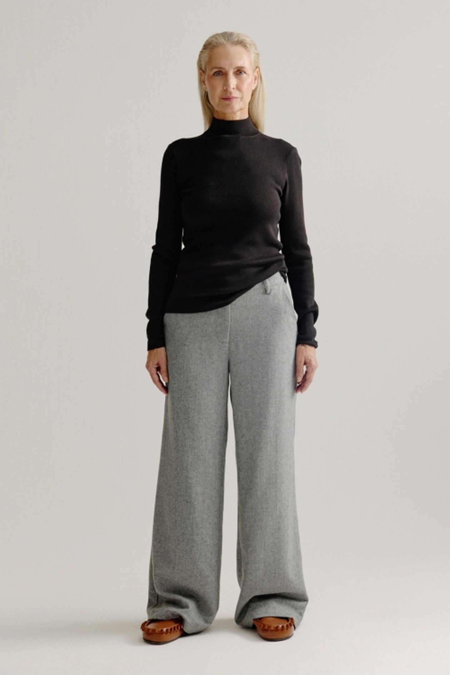 ANGIE SWEATER BLACK 2