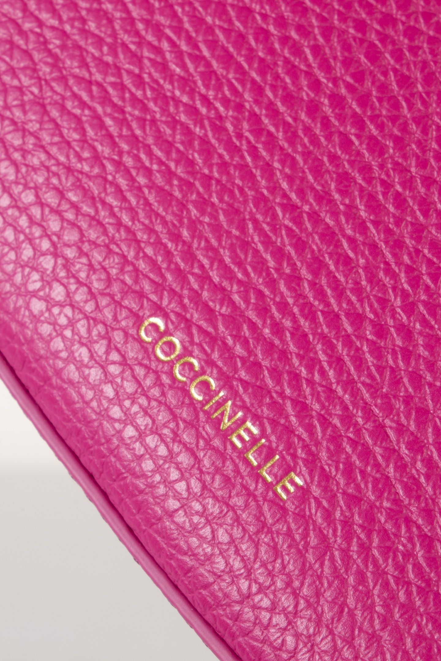 COCCINELLEWHISPER NEW FUCSIA 4