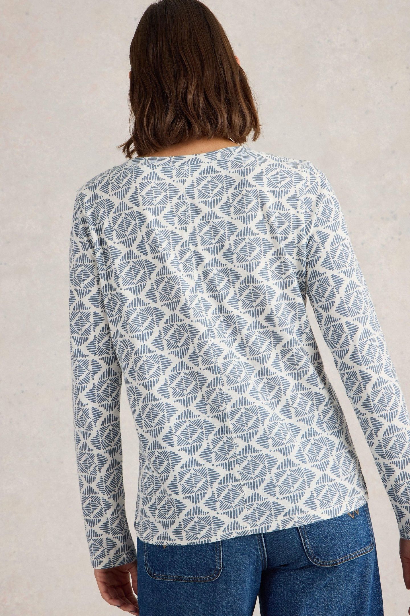 NELLY EMBROIDERED LS TEE BLUE PRINT 3