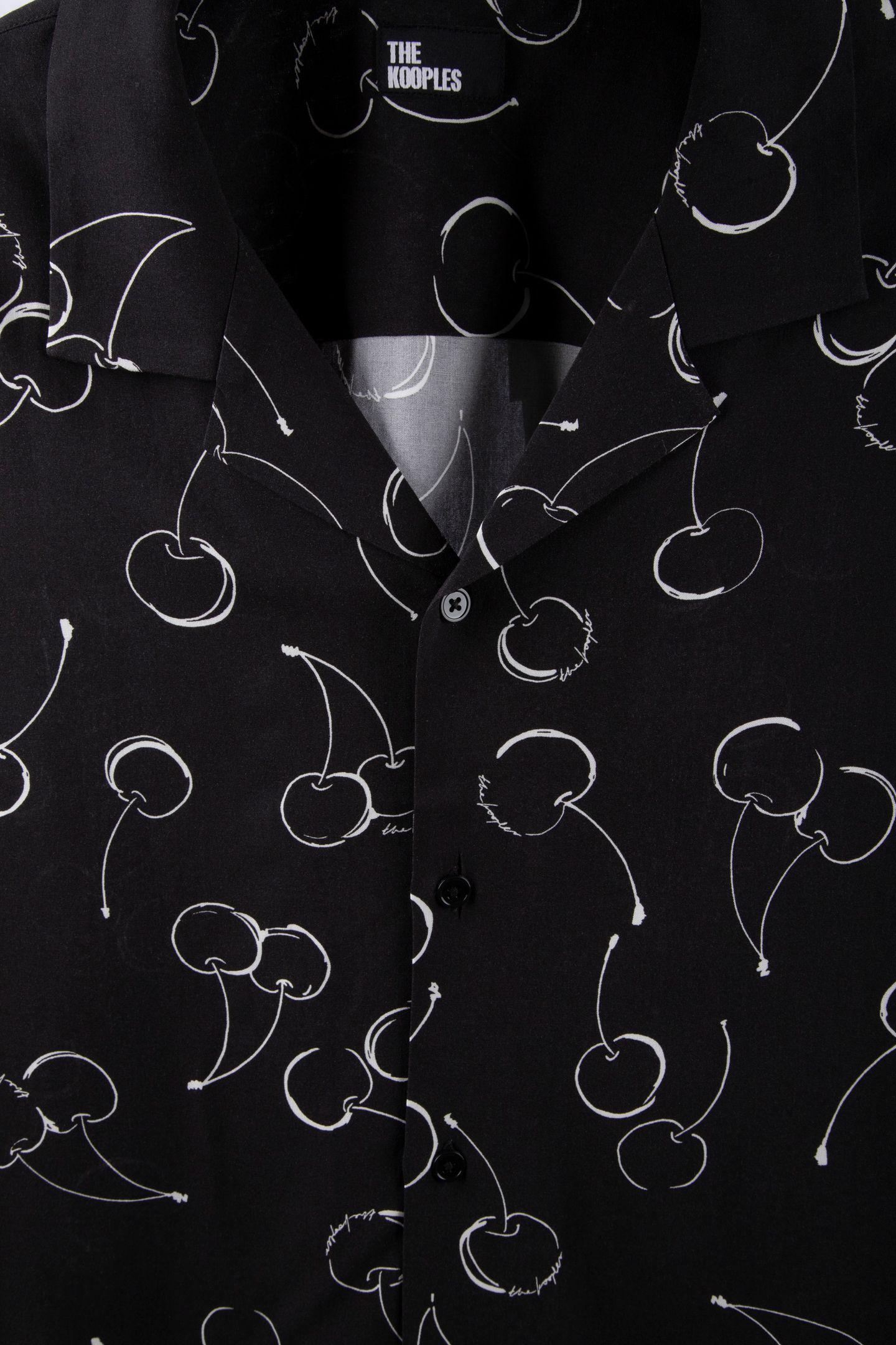 SHORT-SLEEVED SHIRT WITH SHARK NECK BLACK 6