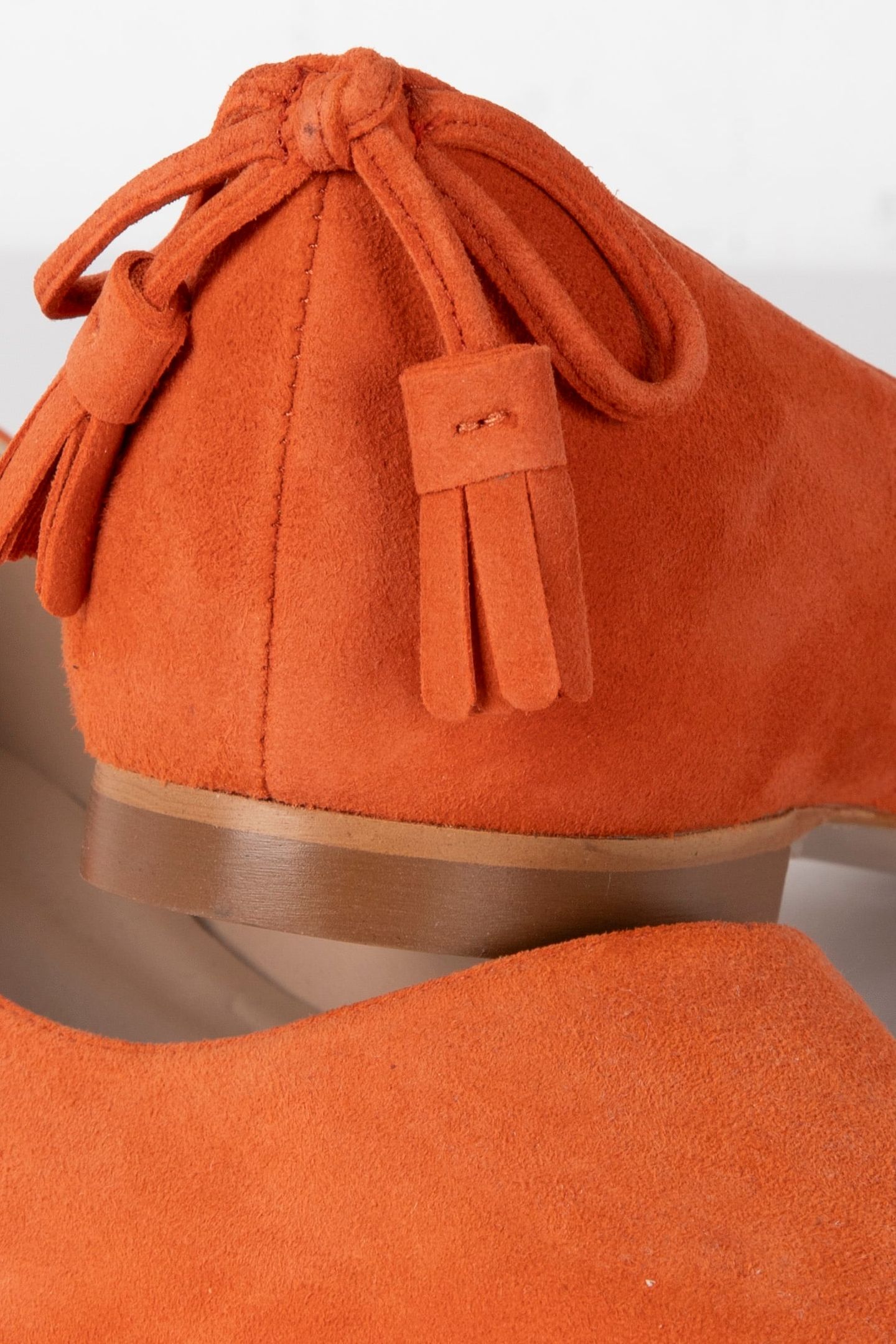 ESSIE TASSEL POINTED ORANGE 4
