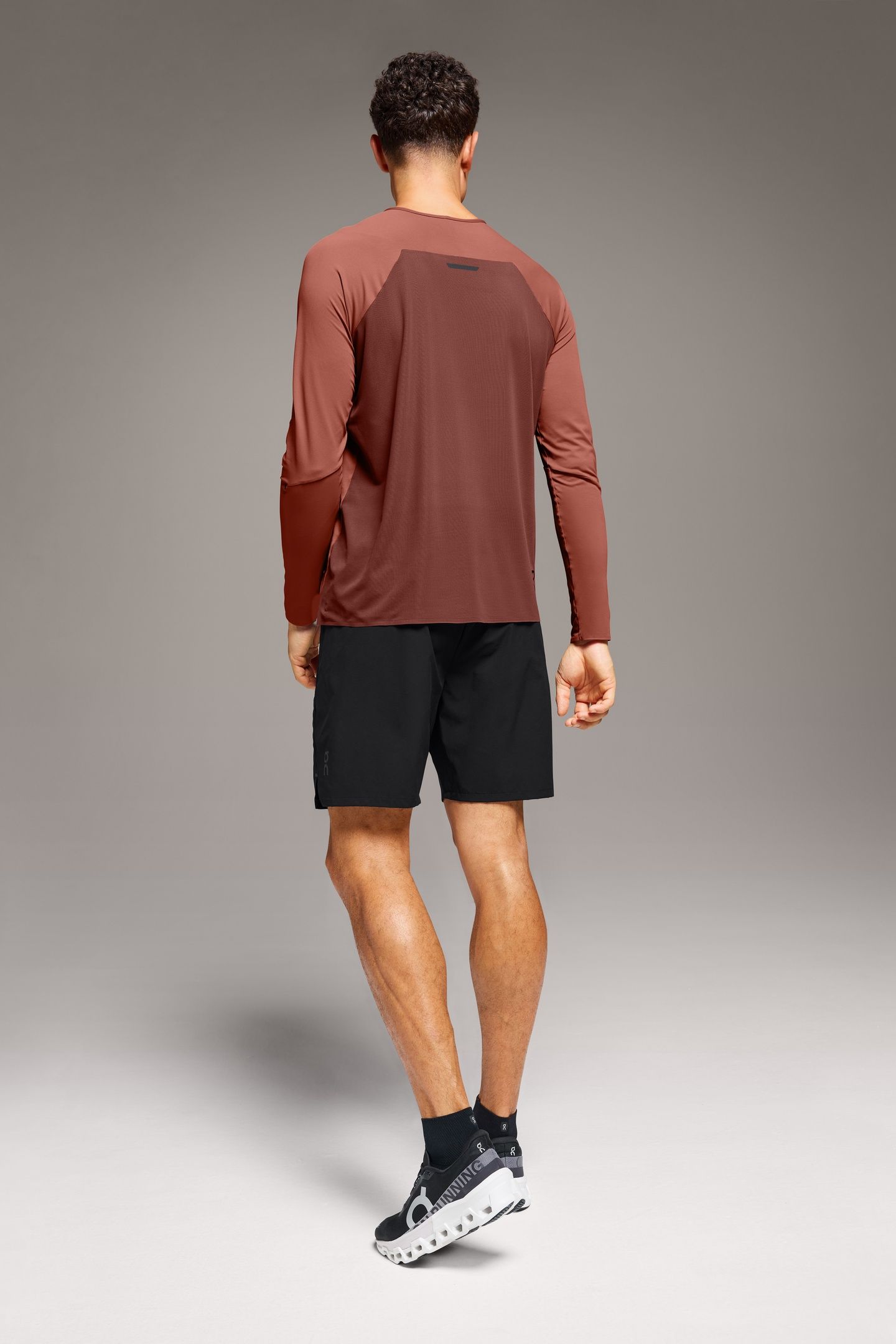 PERFORMANCE HYBRID SHORT 1 BLACK 3