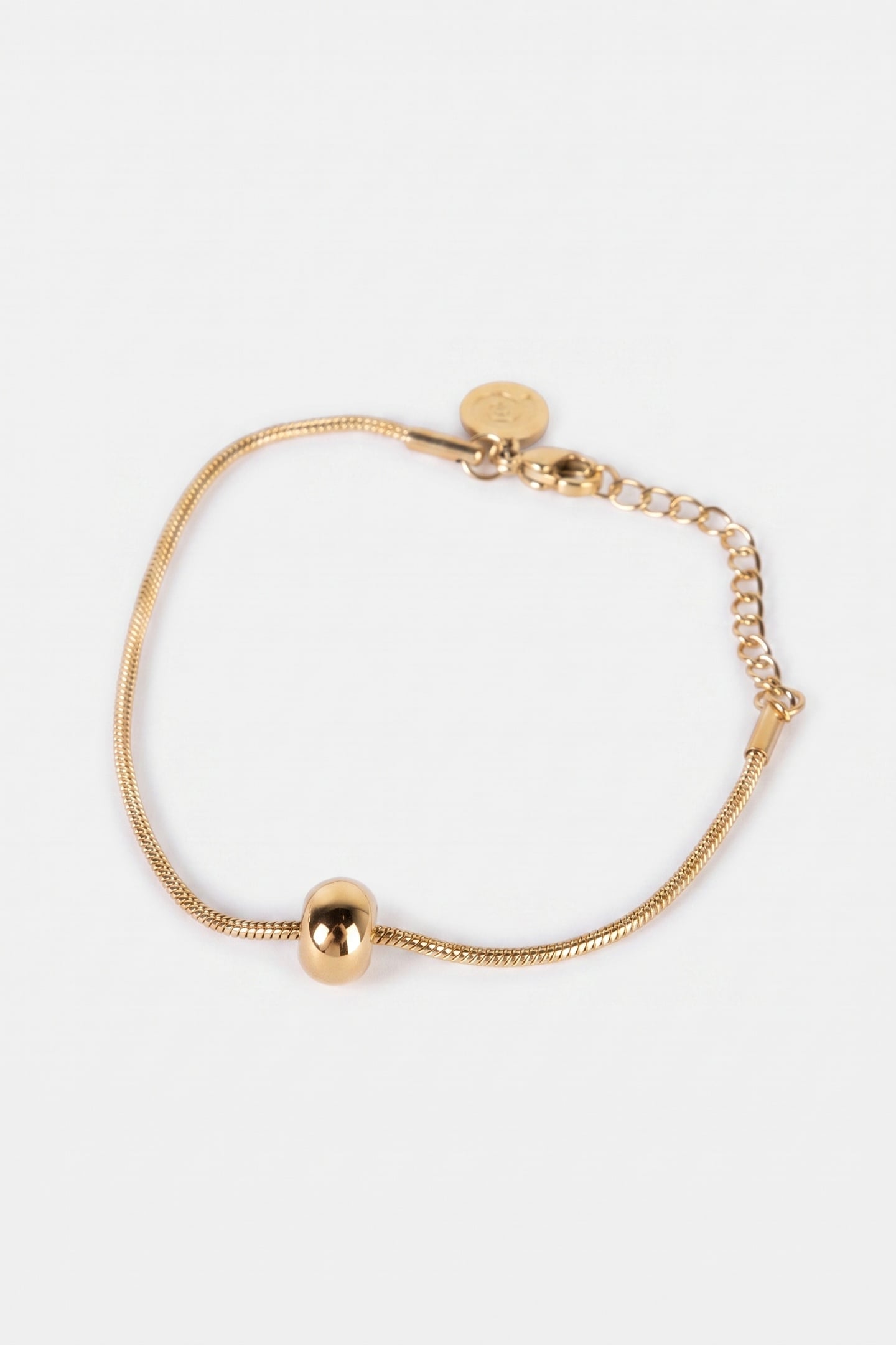 EMBRACE BEAUTY ARMBAND GOLD 3