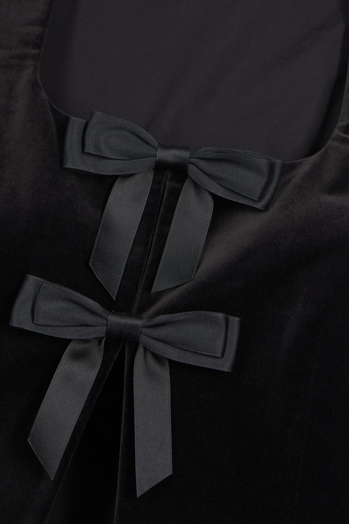 STRAPPY TOP WITH TIES BLACK 5