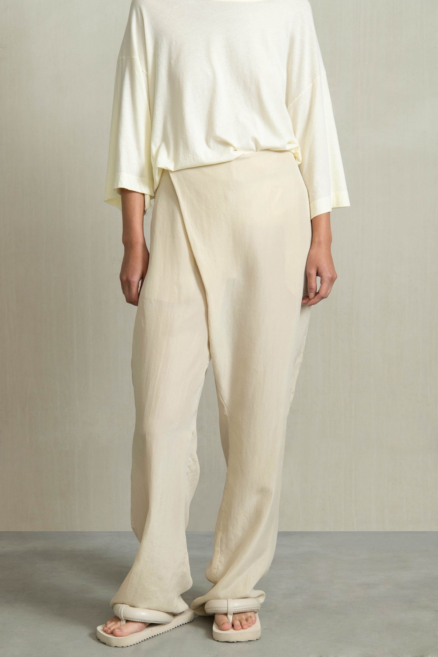 WOLA BEIGE 2