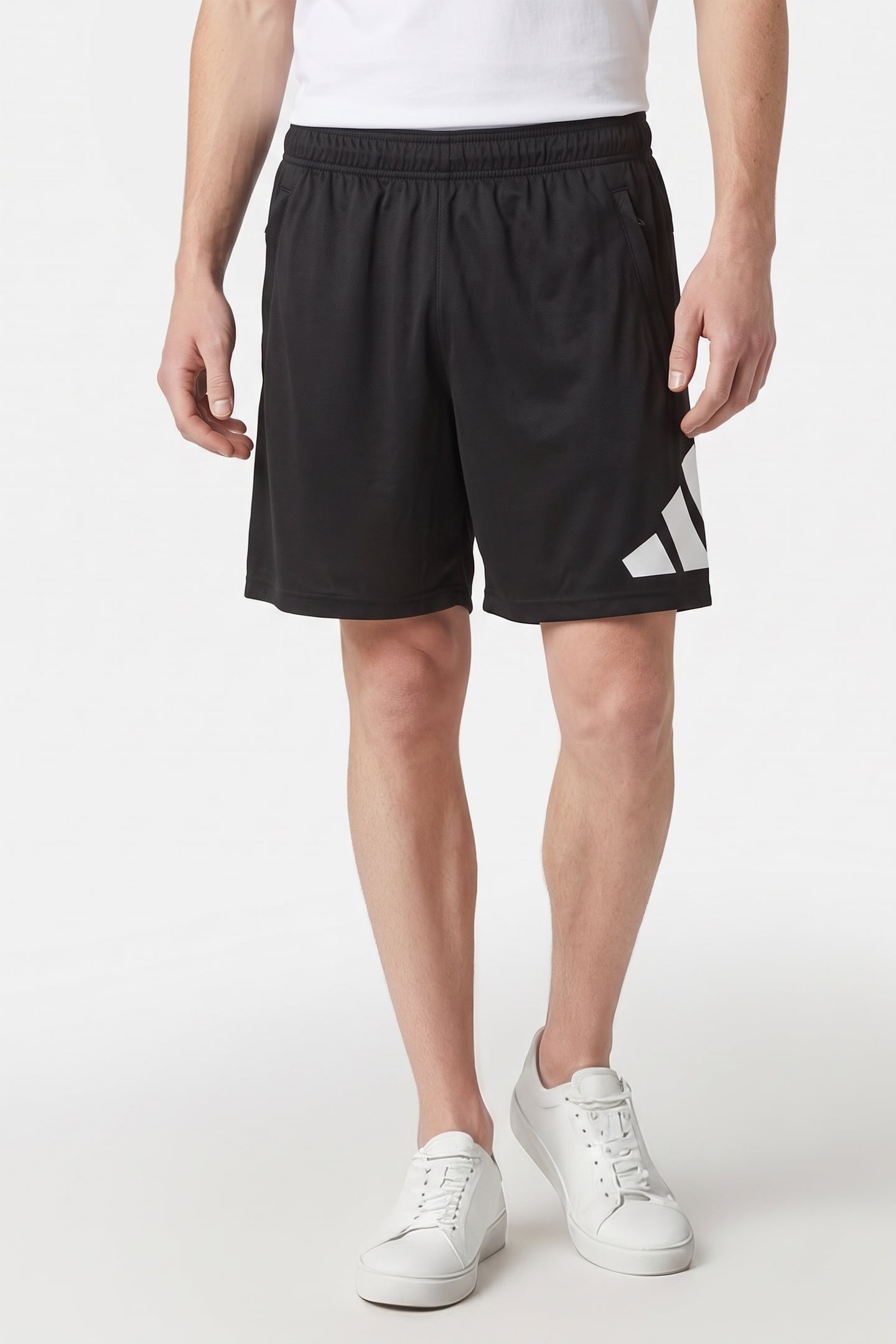 UNISEX PERFORMANCE TRAIN ESSENTIALS LOGO TRAINING SHORTS BLA 2