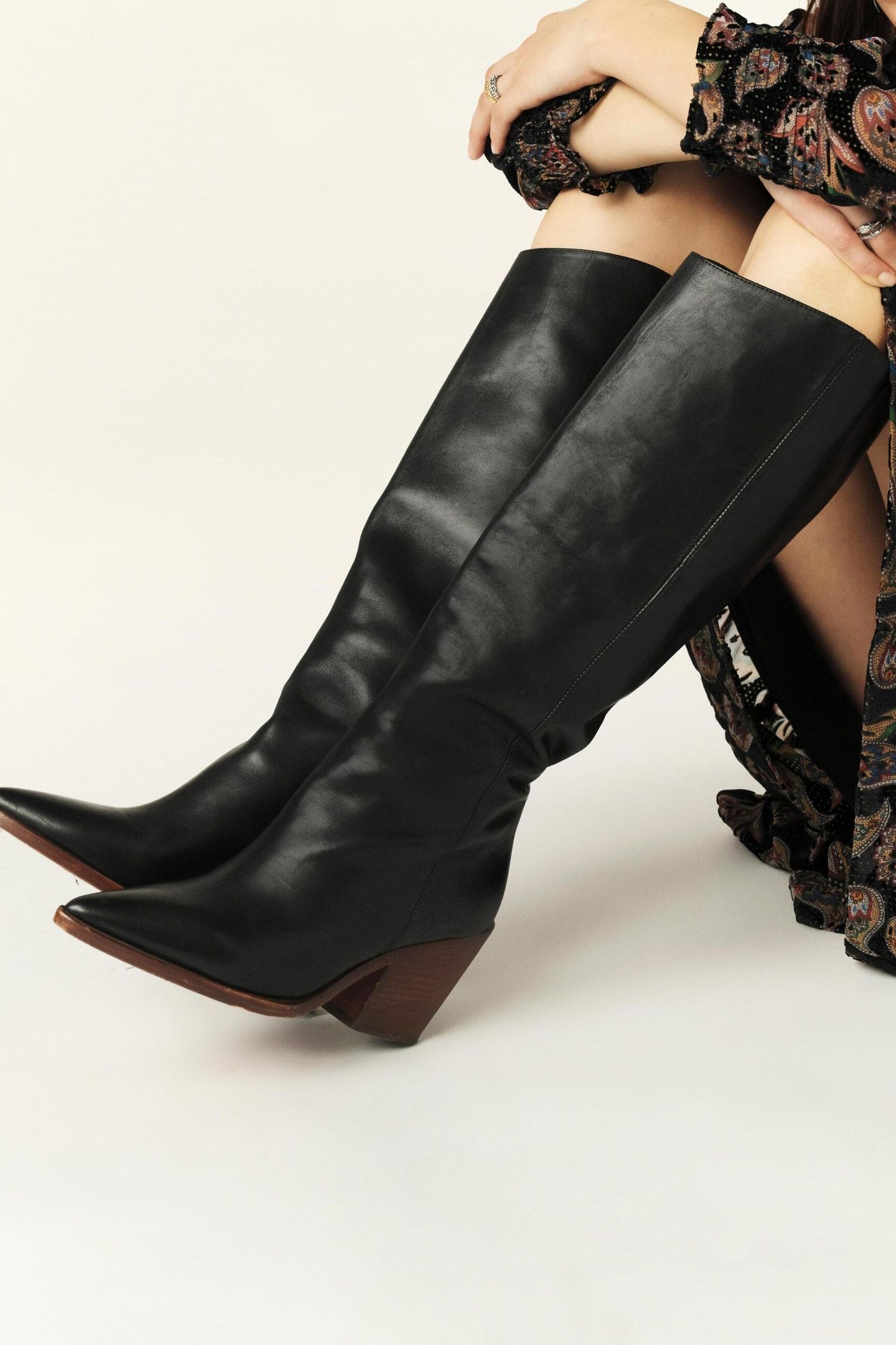 BOOTS BLACK 3