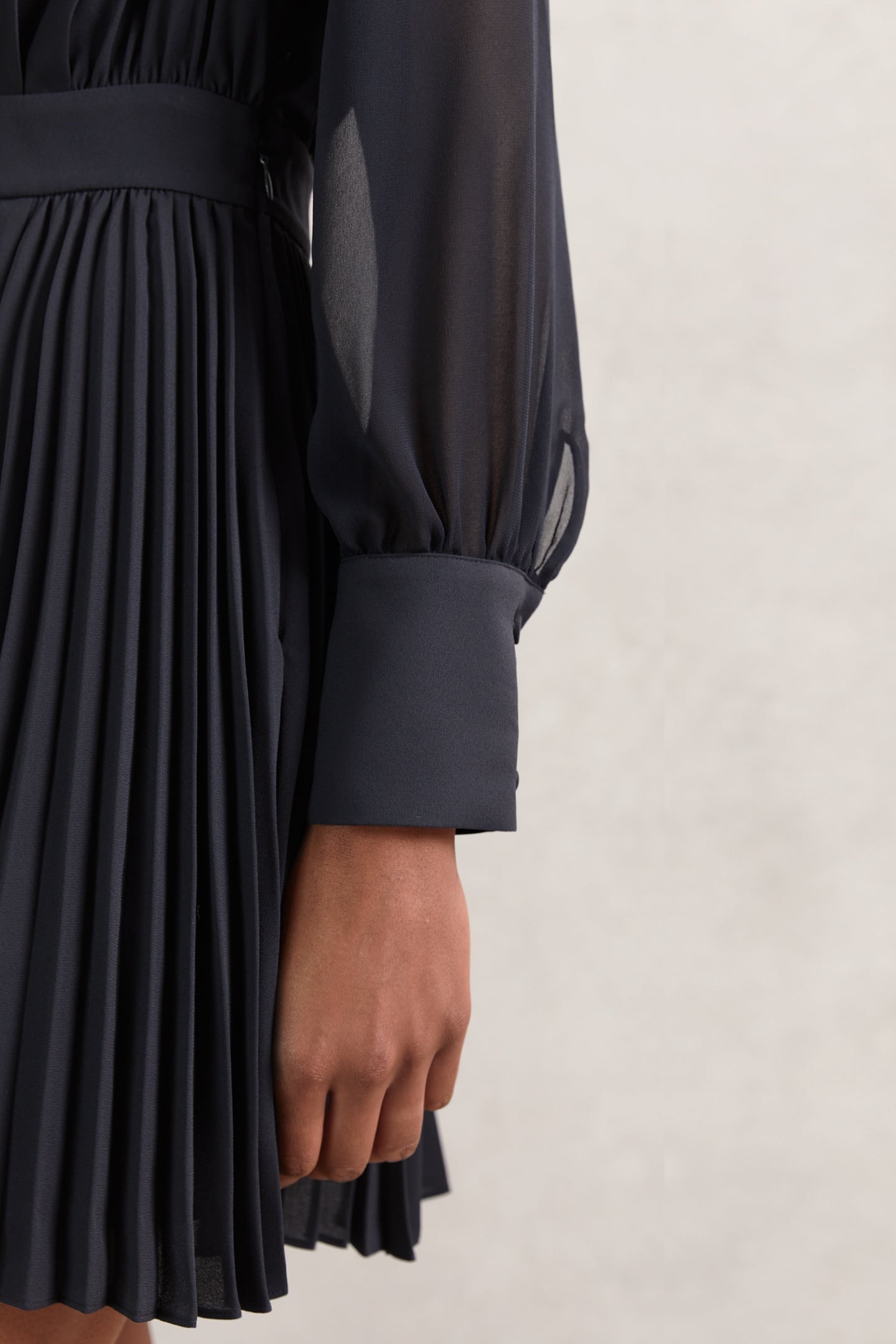 PLEAT FLIPPY MINI DRESS NAVY 5