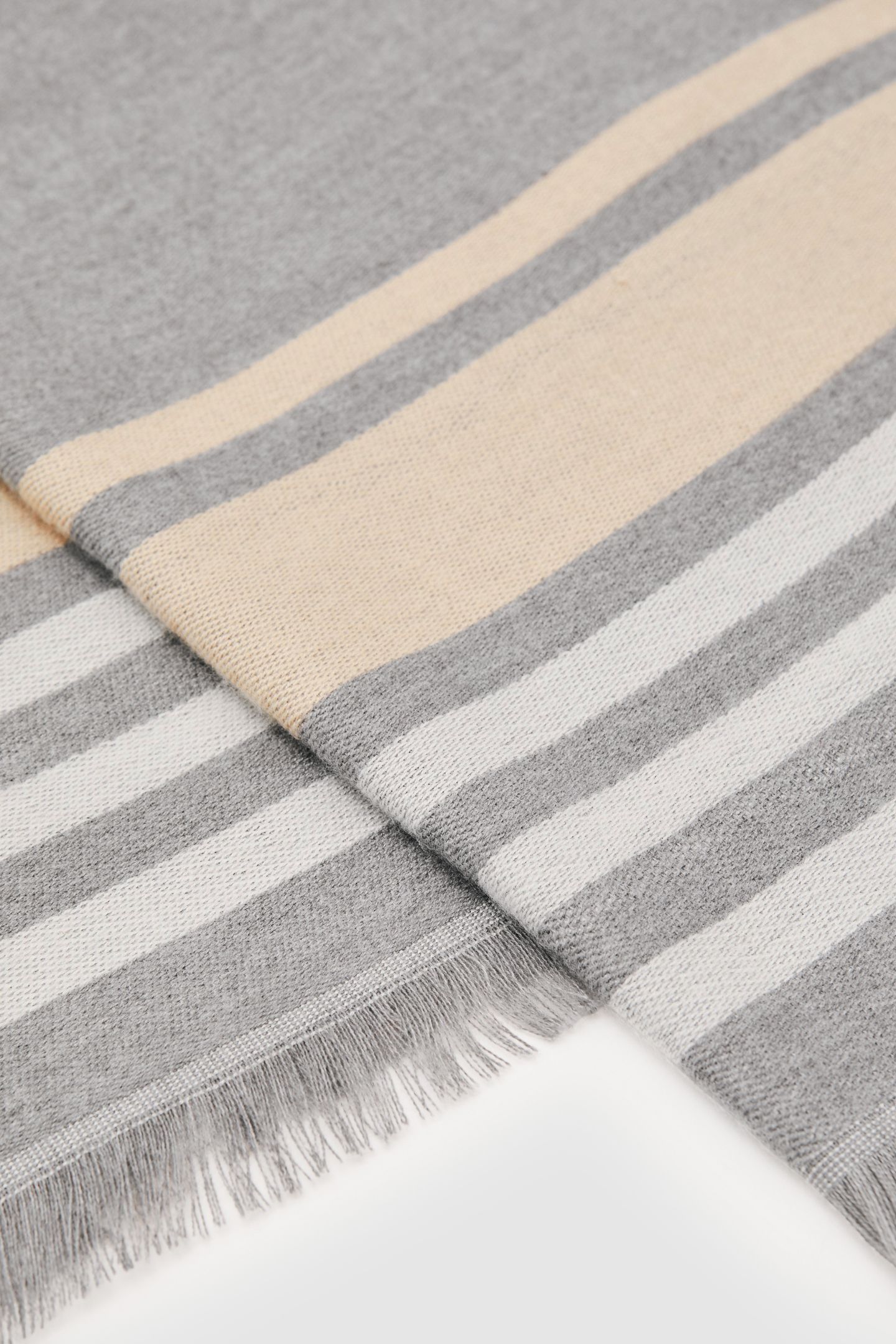 BORDER DETAIL SCARF GREY 4