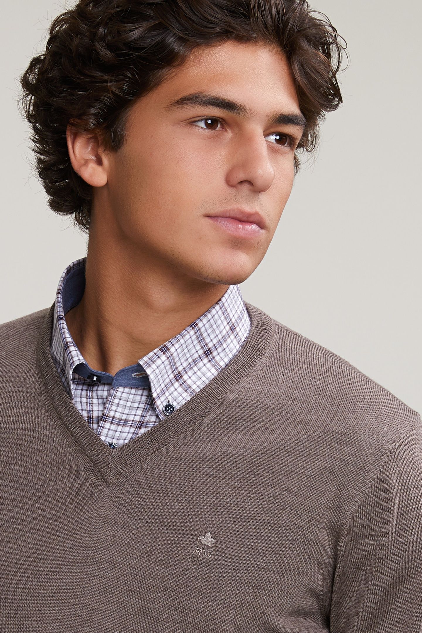MER BSC CF V-NECK SWT BEIGE 4