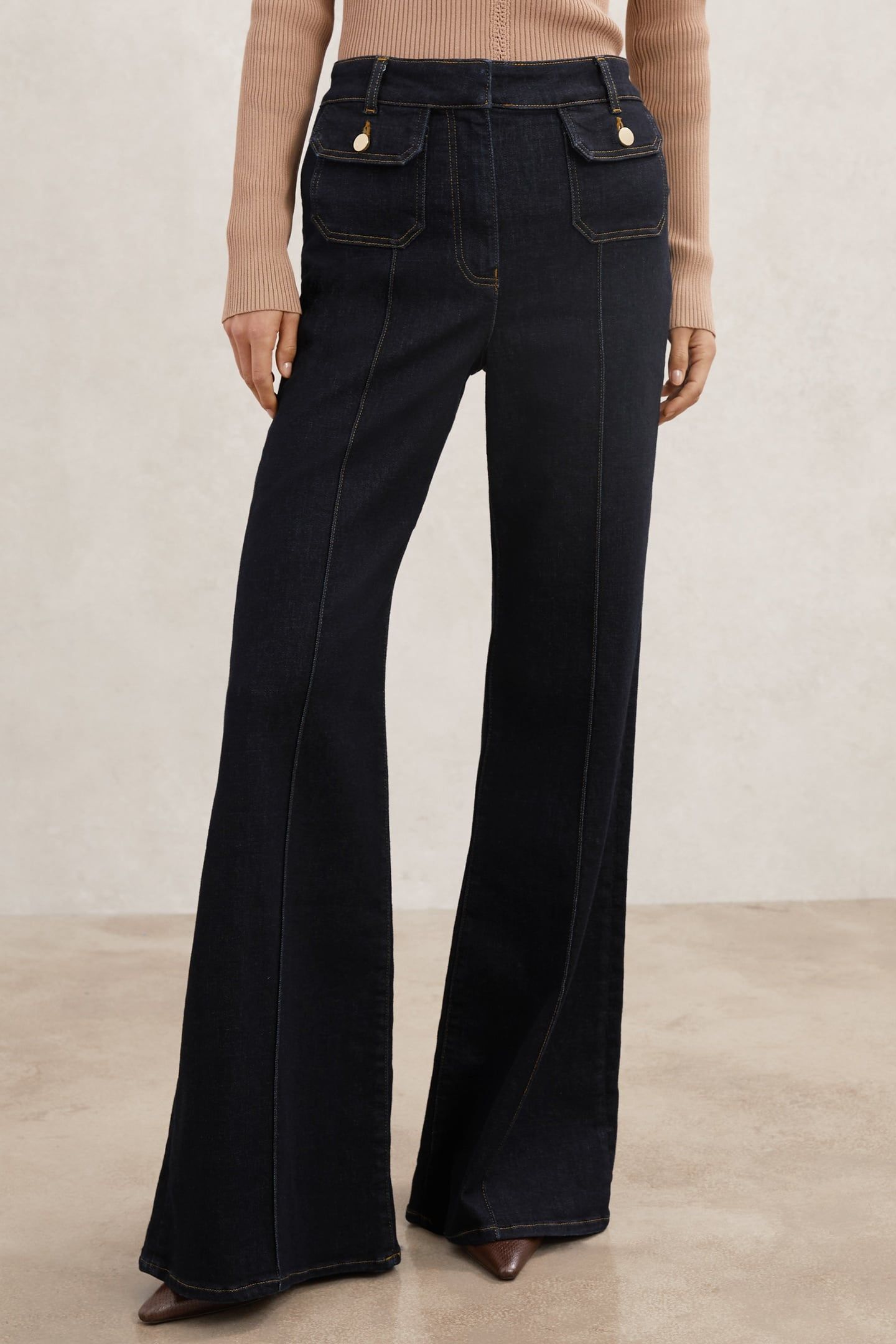 BUTTON DETAIL FLARE JEAN DARK BLUE 1