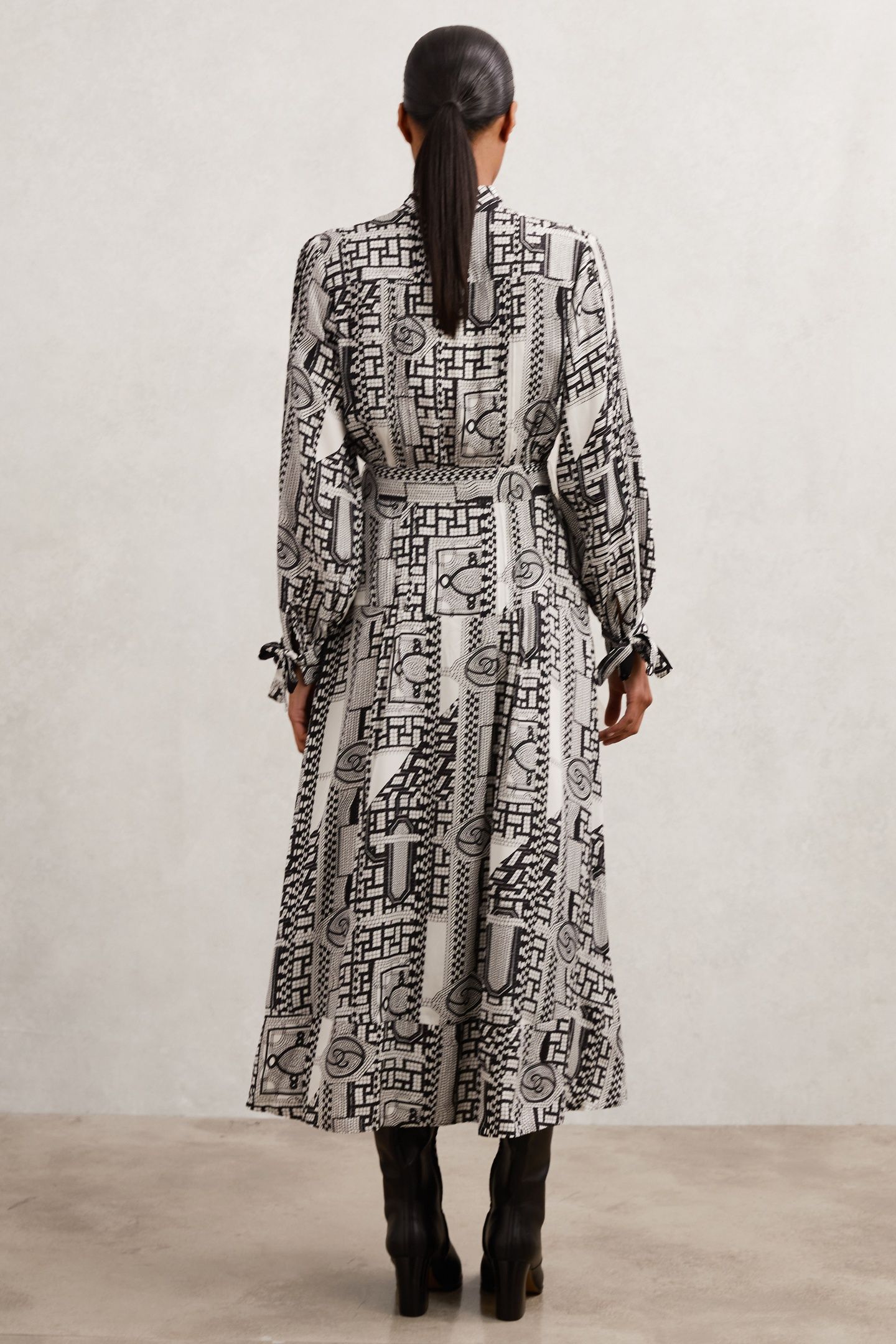 WRAP FRONT PRINTED DRAPE DRESS BLACK/IVORY 2