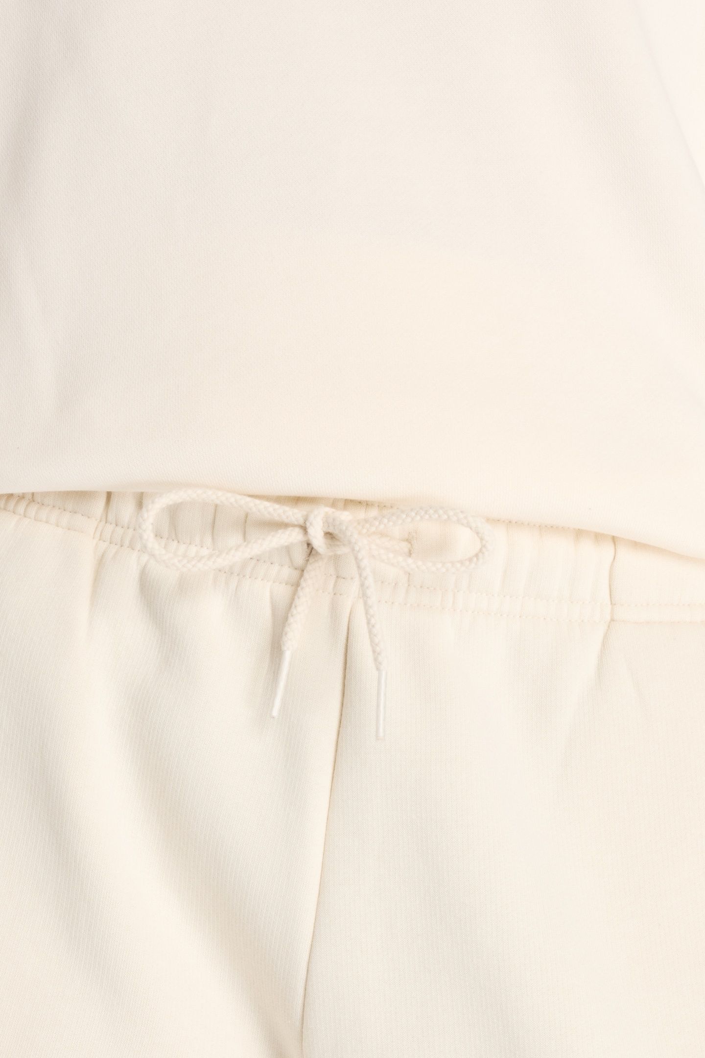 REIMAGINED FLEECE SHORT LINEN 4