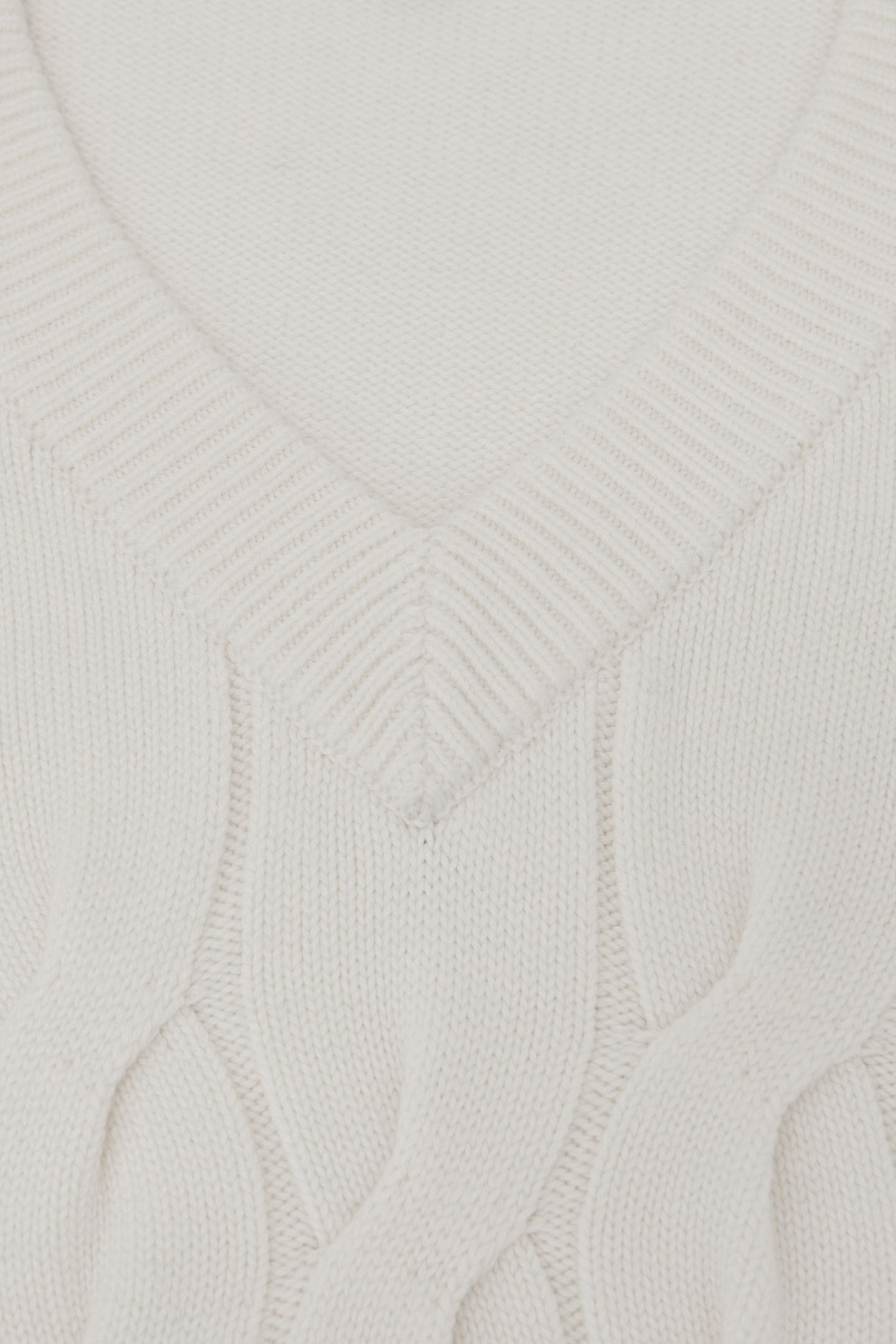 SLEEVELESS V NECK CABLE VEST WINTER WHITE 4