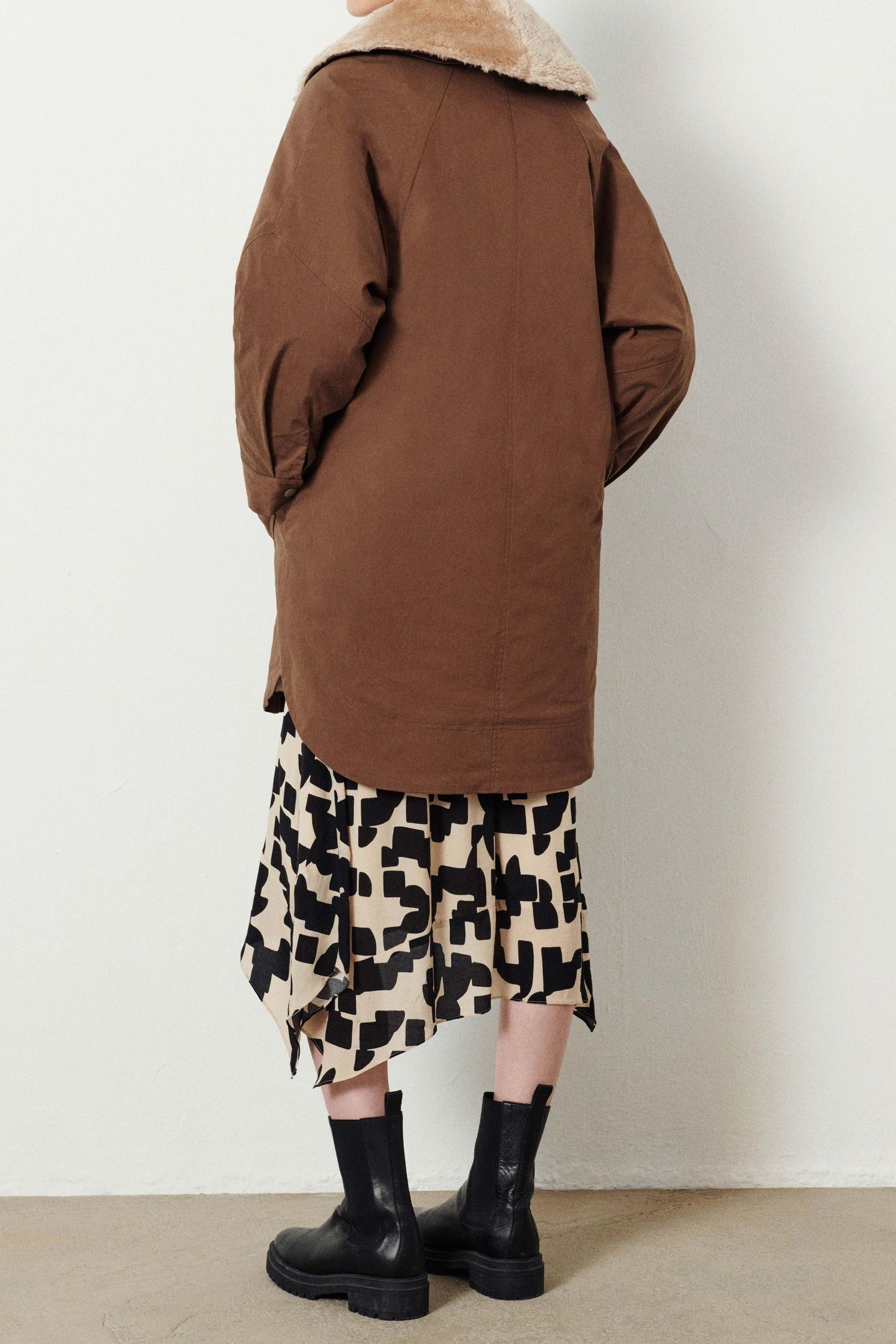 KNEE-LENGTH COAT KAKI 2