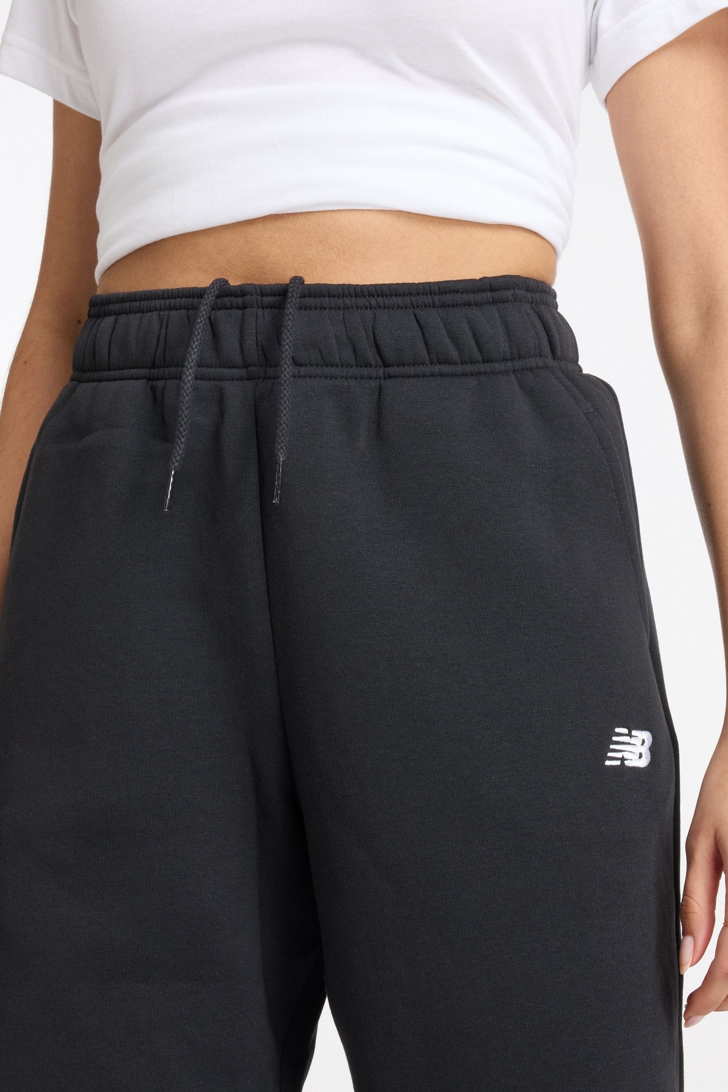 SPORT ESSENTIALS FLEECE JOGGER BLACK 6