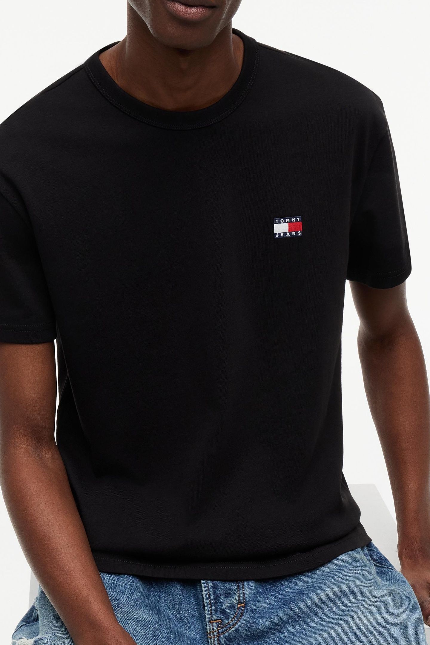 BADGE T-SHIRT BLACK 6