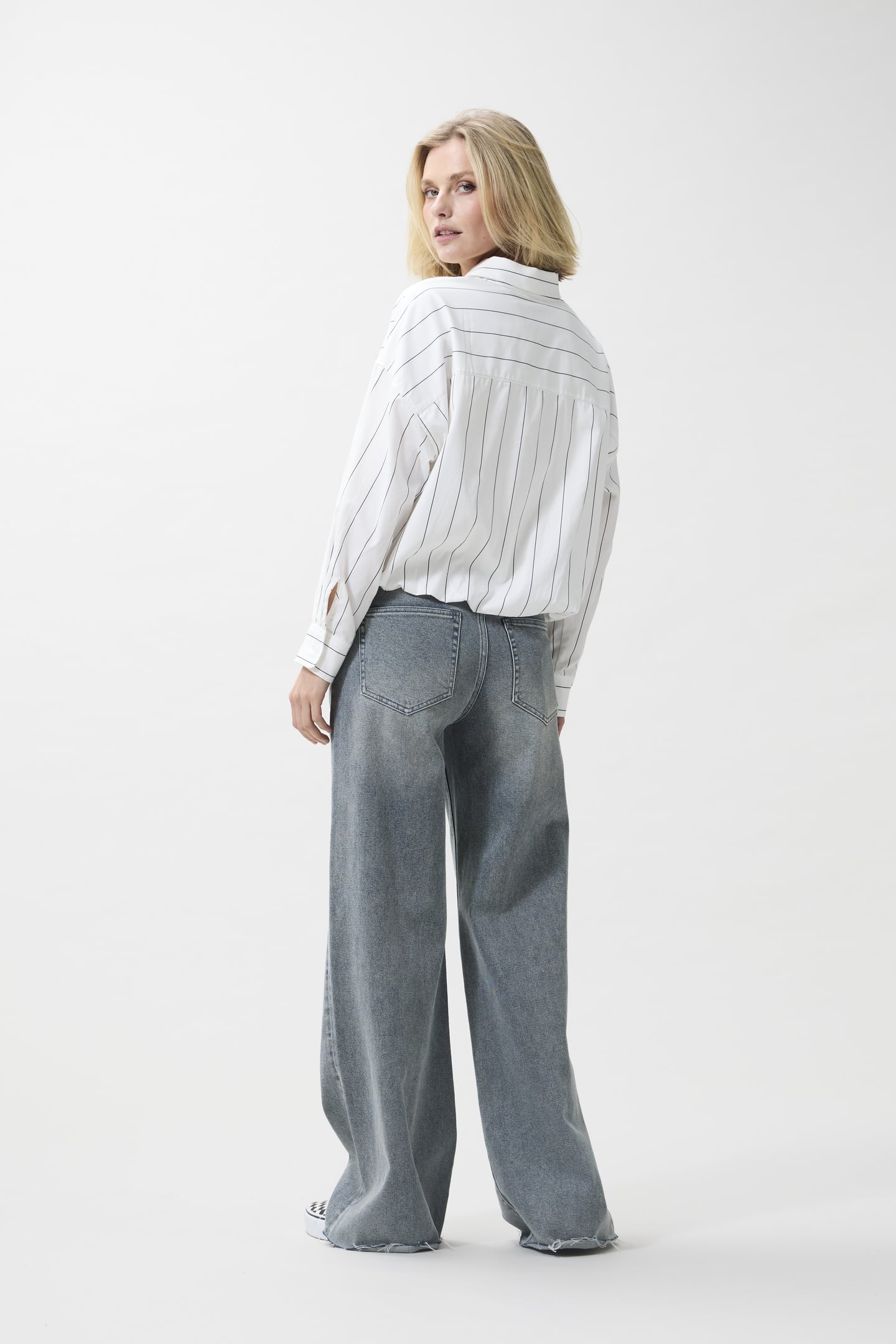 TUCK IN BLOUSE OFF WHITE 2