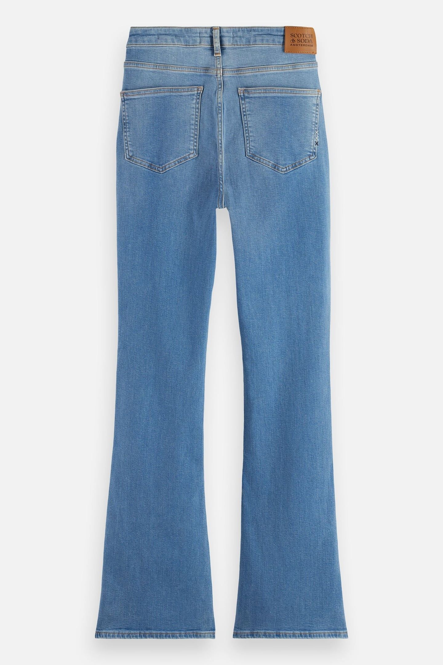 THE CHARM FLARED JEANS BLUE SCENE 5