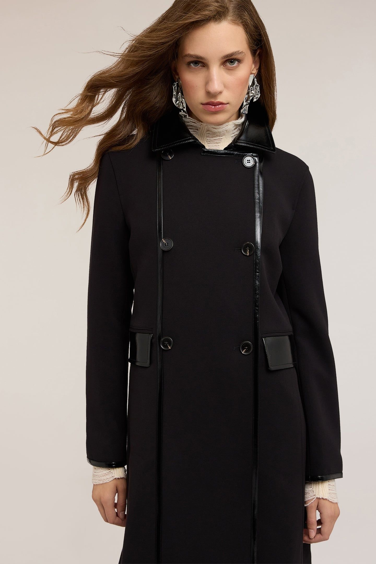POLYVISCOSE COAT WITH PATENT LEATHER INSERTS BLACK 3