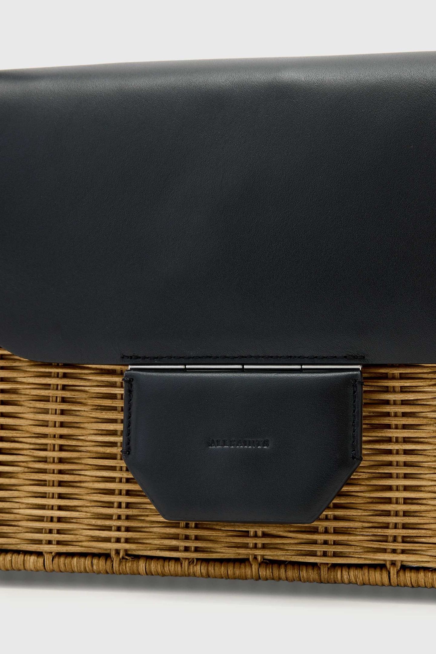 MONIQUE WICKER SHLDR BISCUIT/BLACK 6