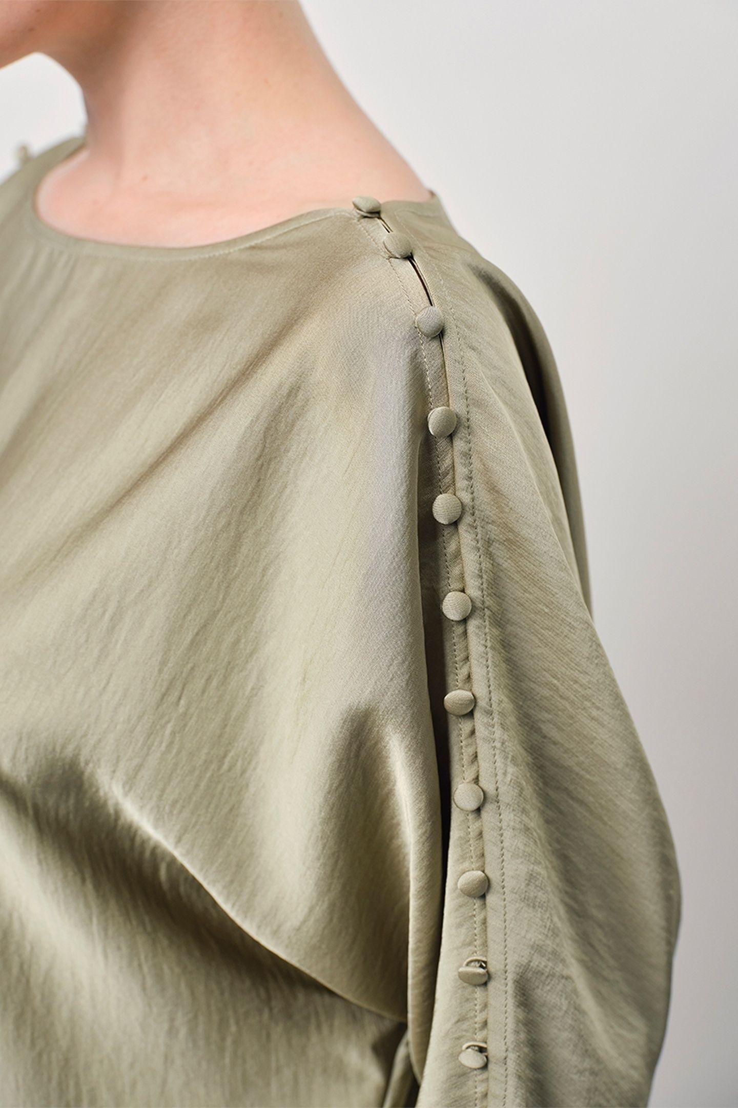 ROCCO SATIN BUTTON DETAIL TOP SUNLIT GRASS 5